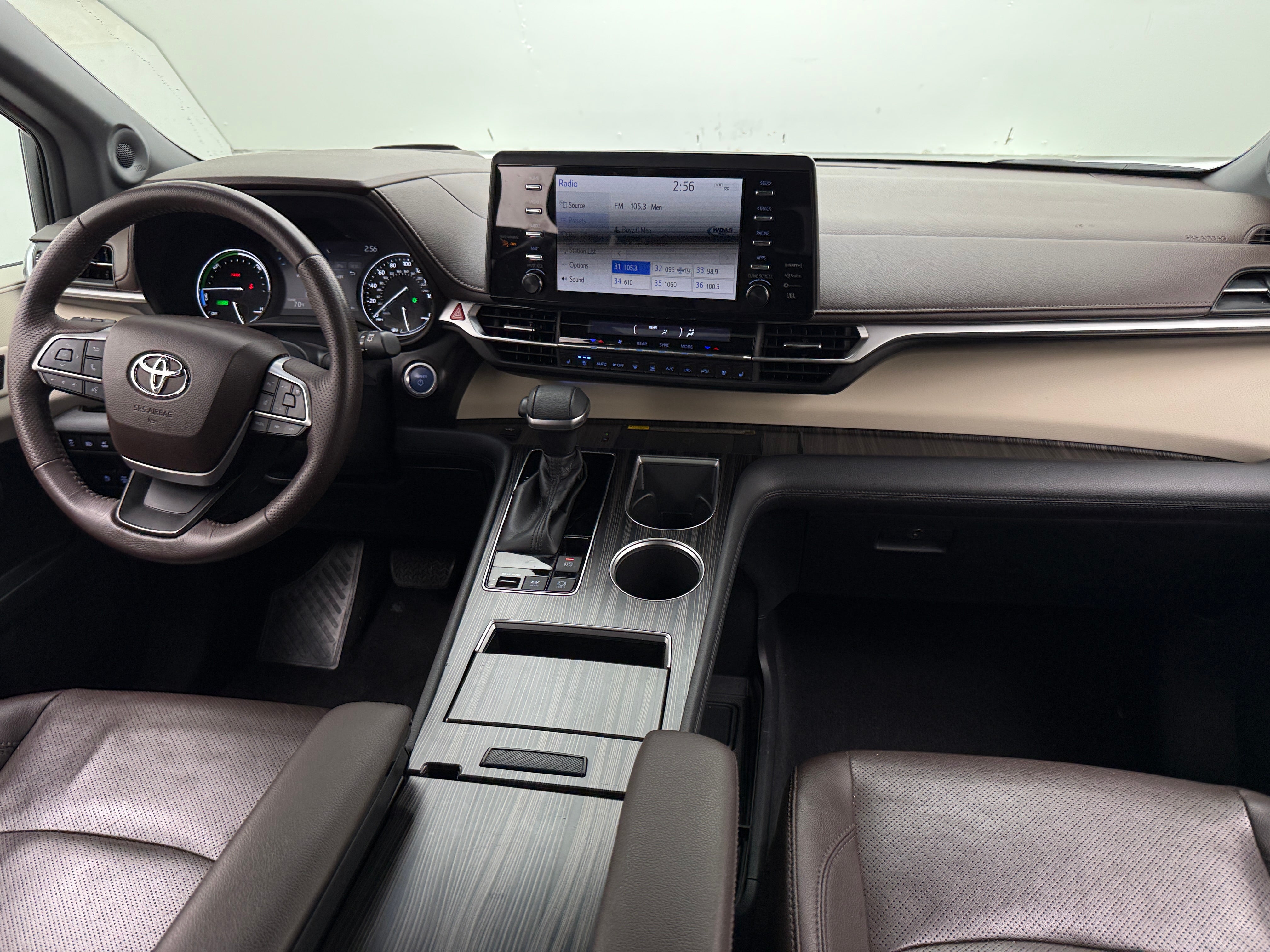 2021 Toyota Sienna Platinum 3