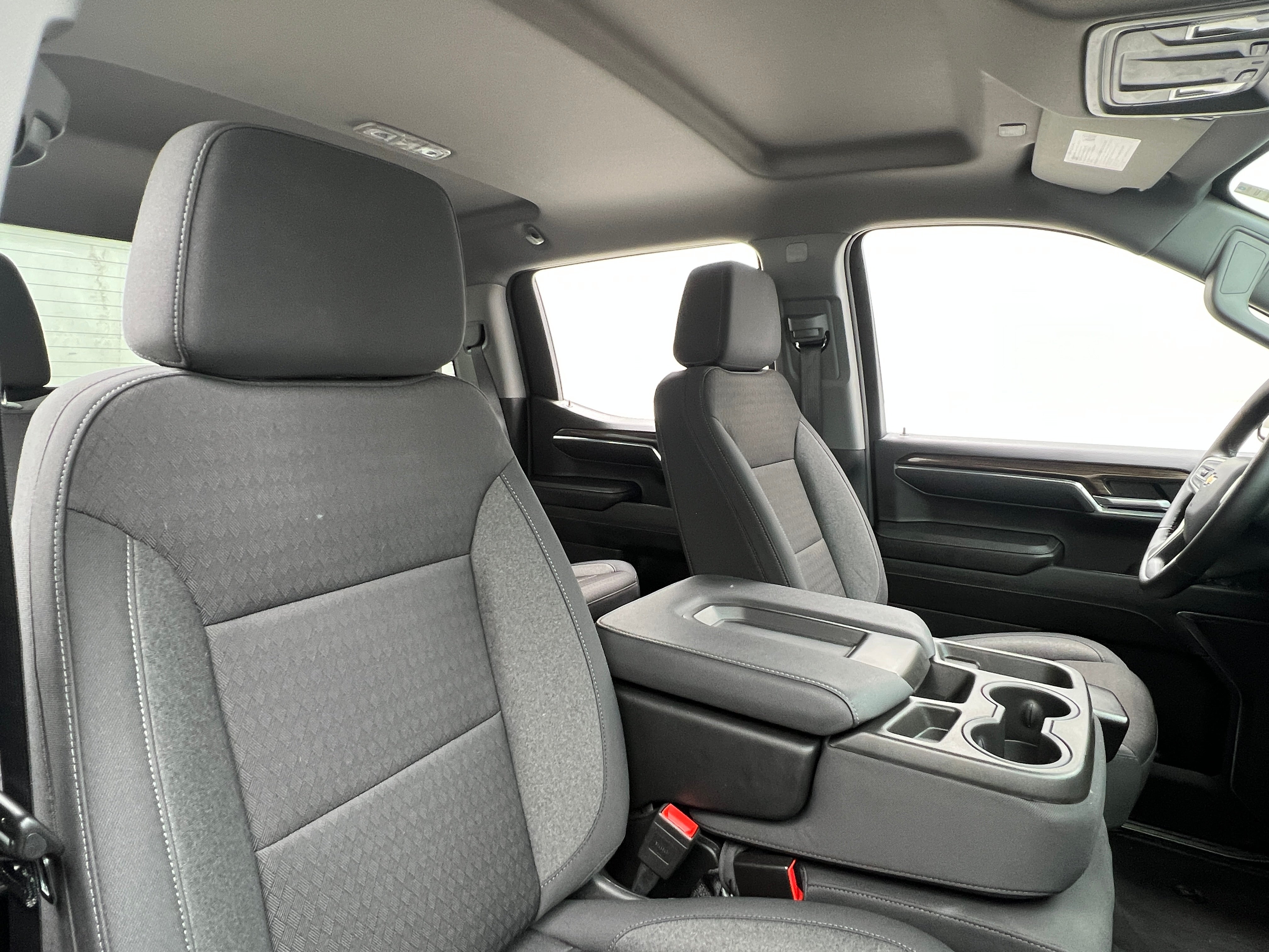 2024 Chevrolet Silverado 1500 LT 2