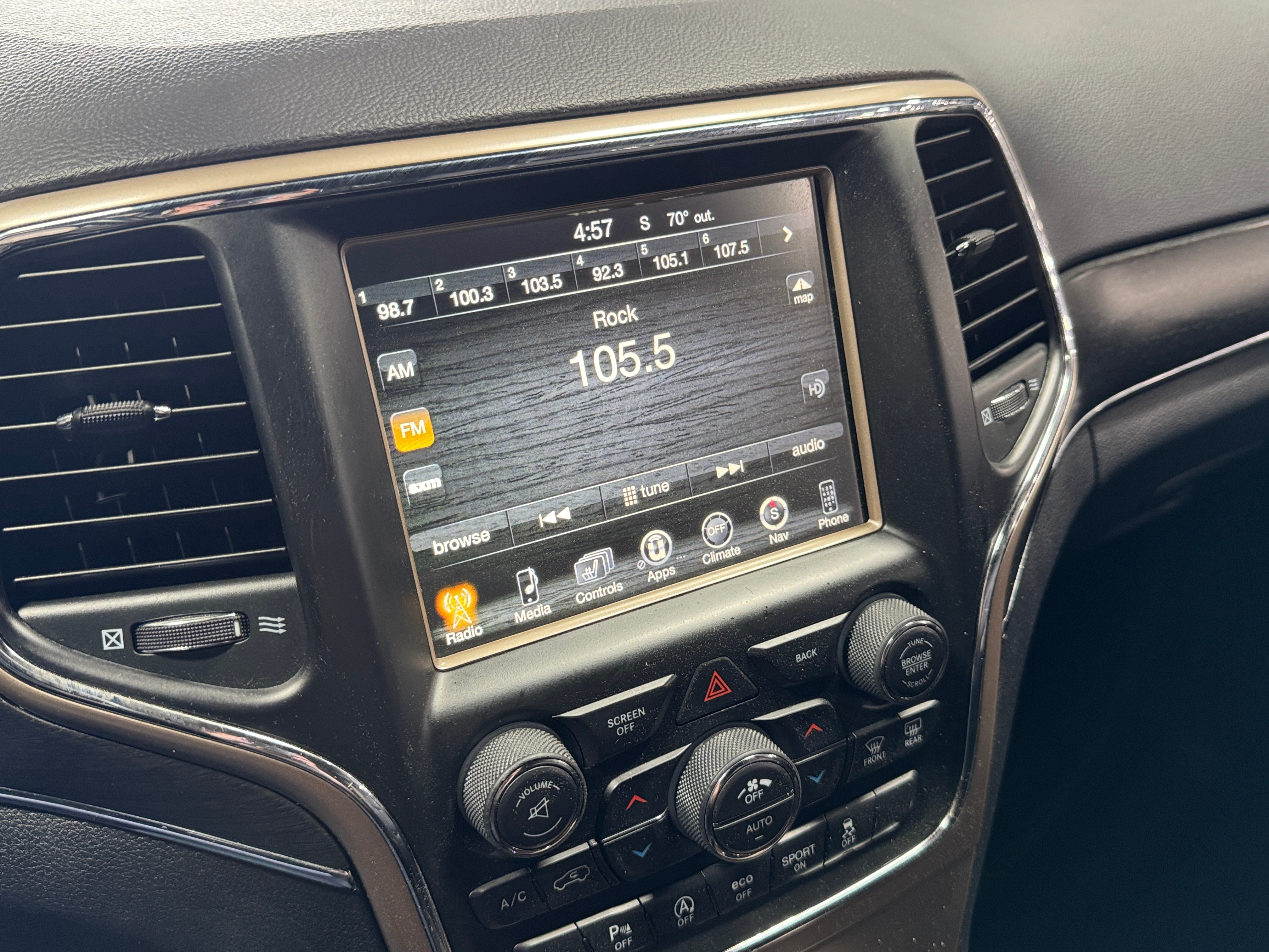2017 Jeep Grand Cherokee Limited Edition 3