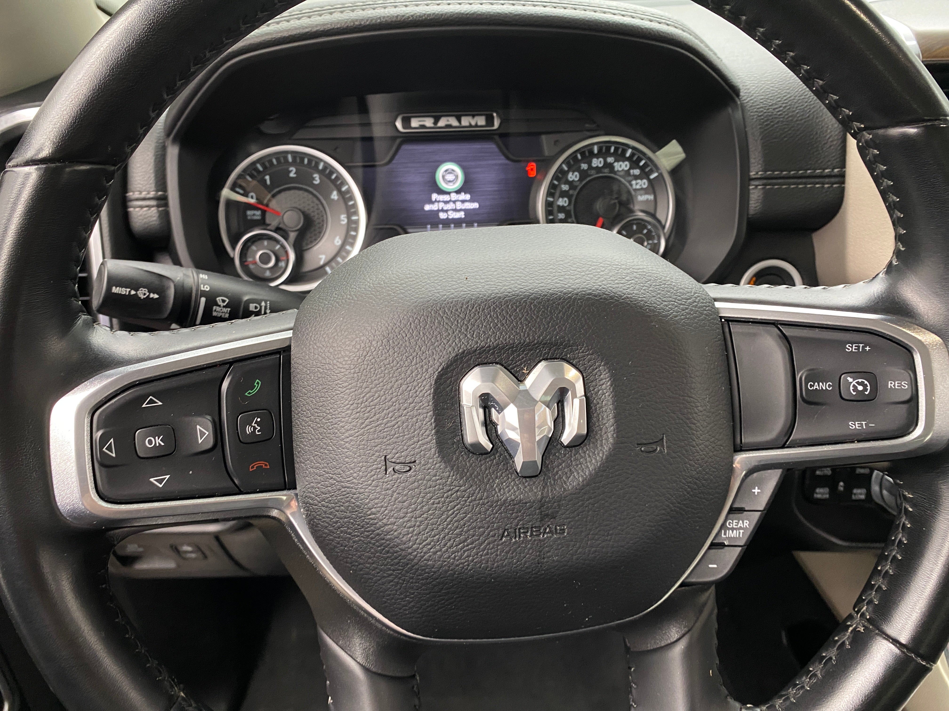 2022 RAM 1500 Laramie 4