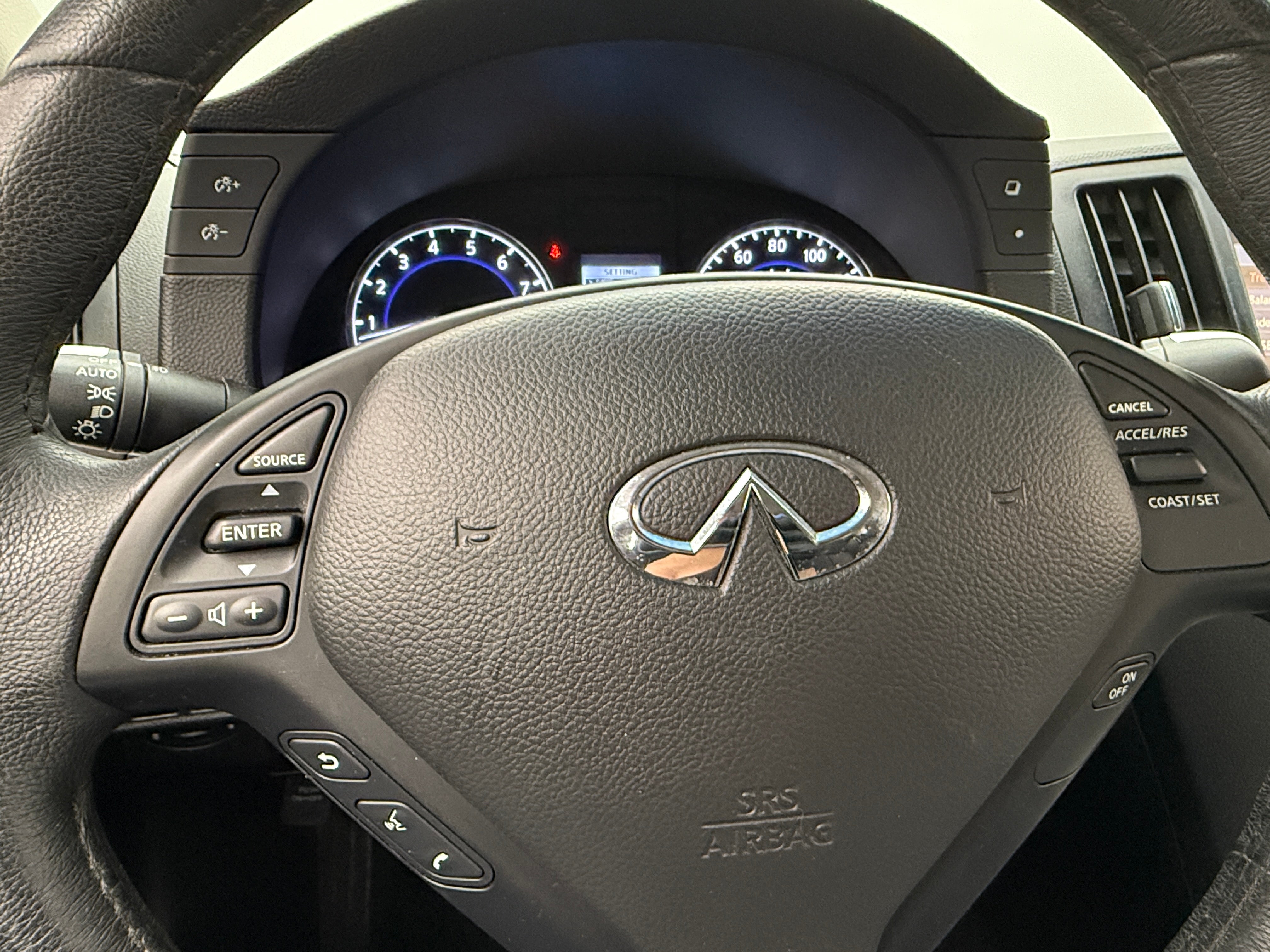 2013 INFINITI G37 Sport 4