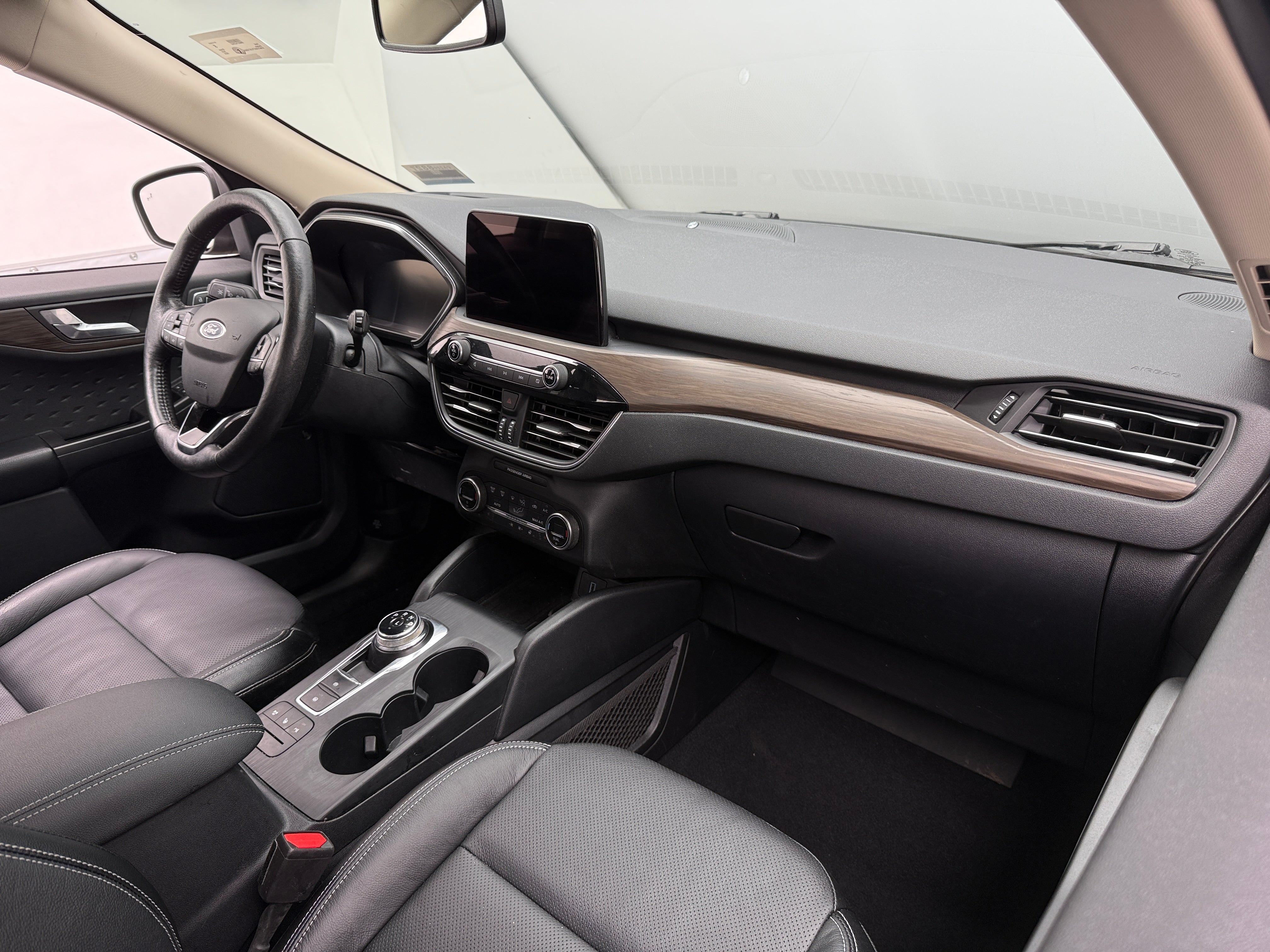 2020 Ford Escape Titanium Hybrid 2