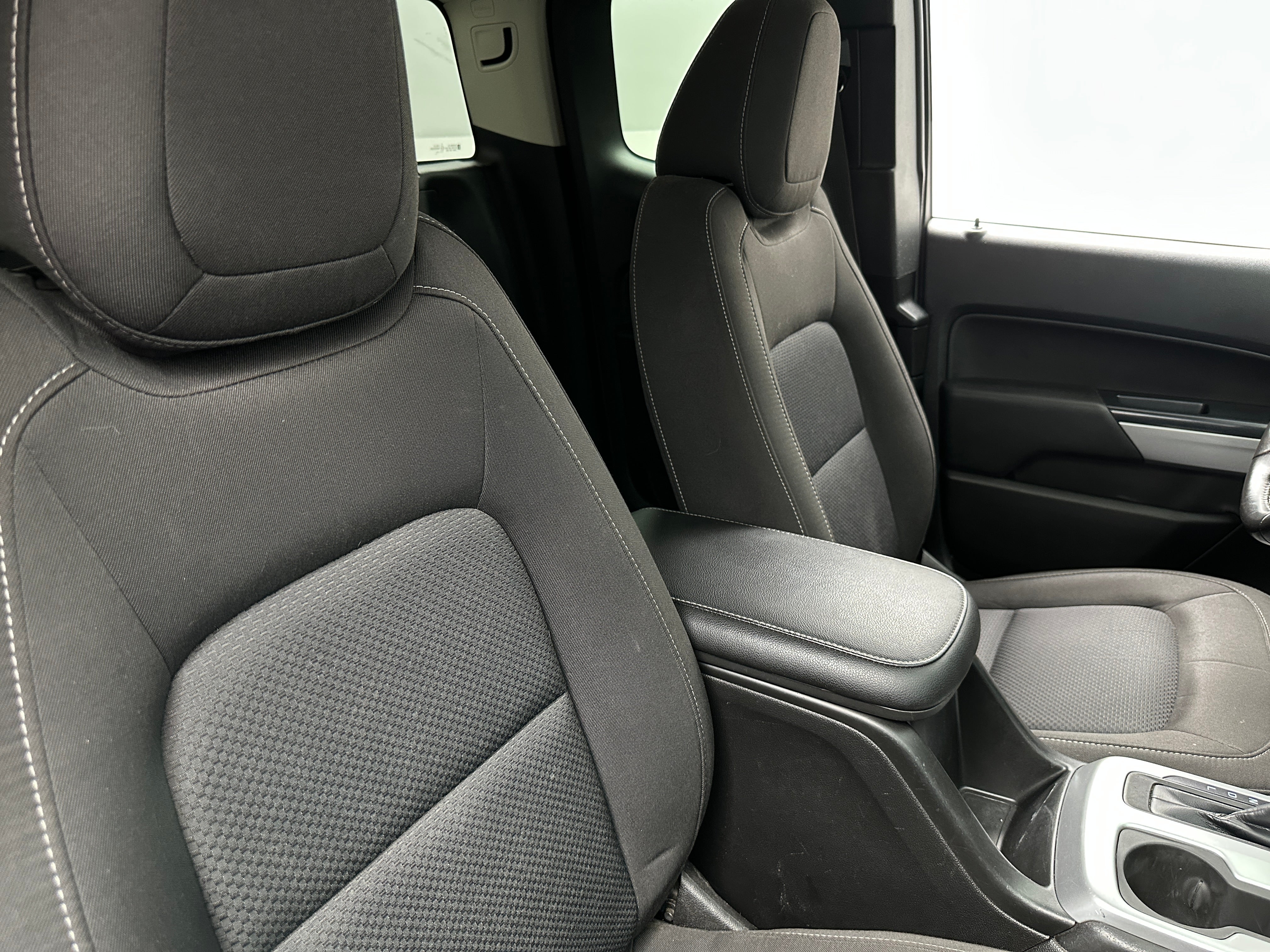 2022 Chevrolet Colorado LT 2