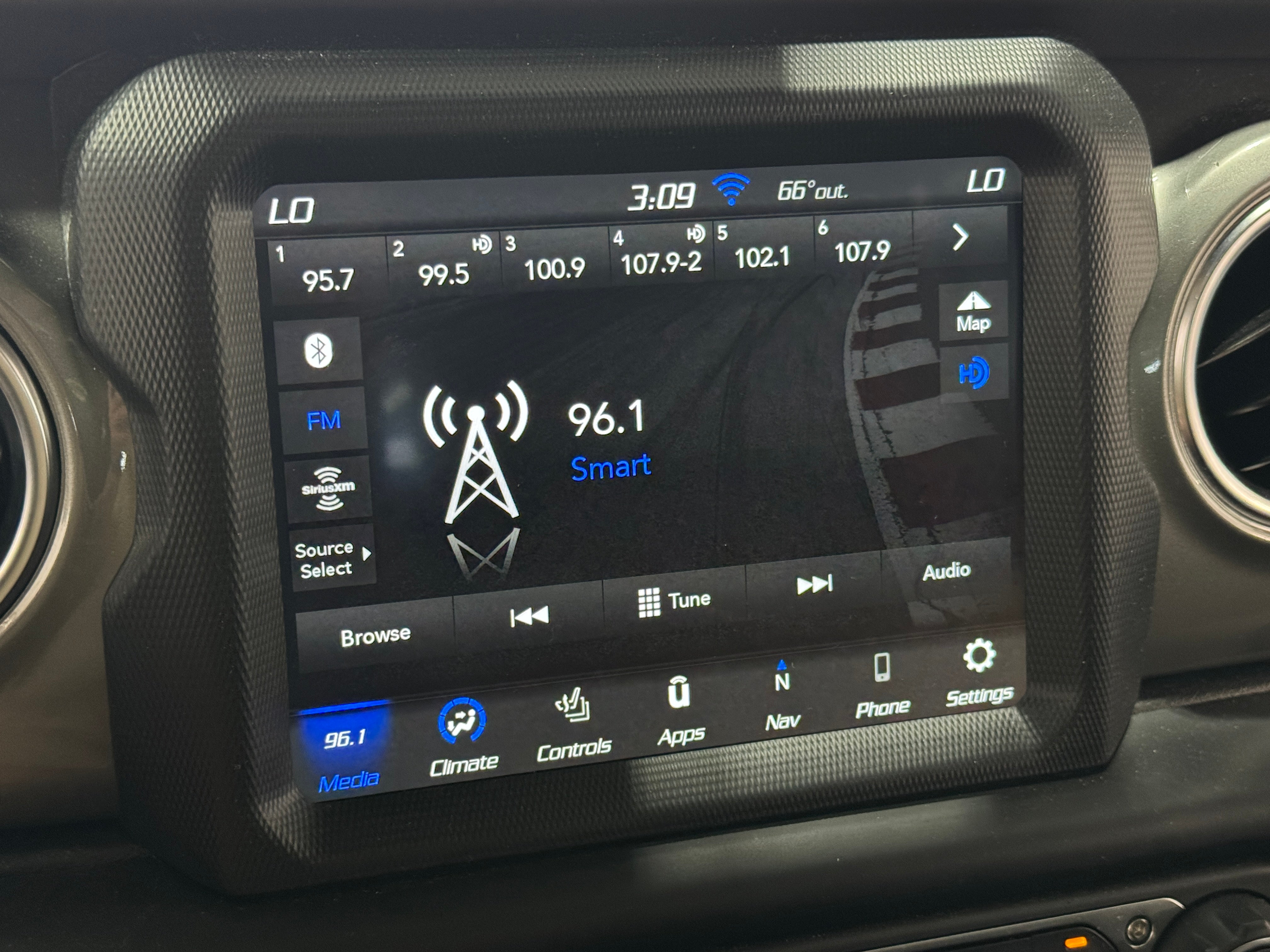 2023 Jeep Wrangler Unlimited Sahara 4