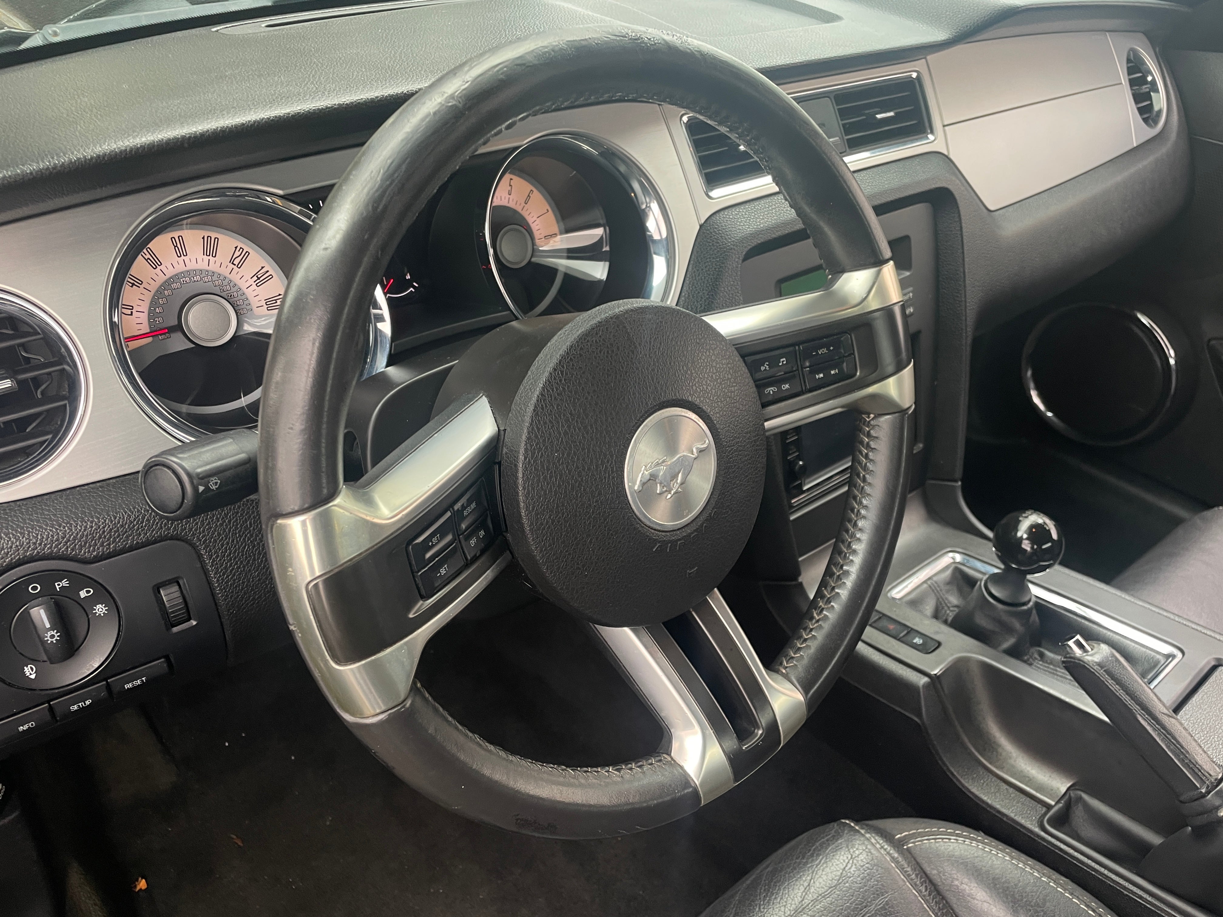 2011 Ford Mustang GT Premium 3