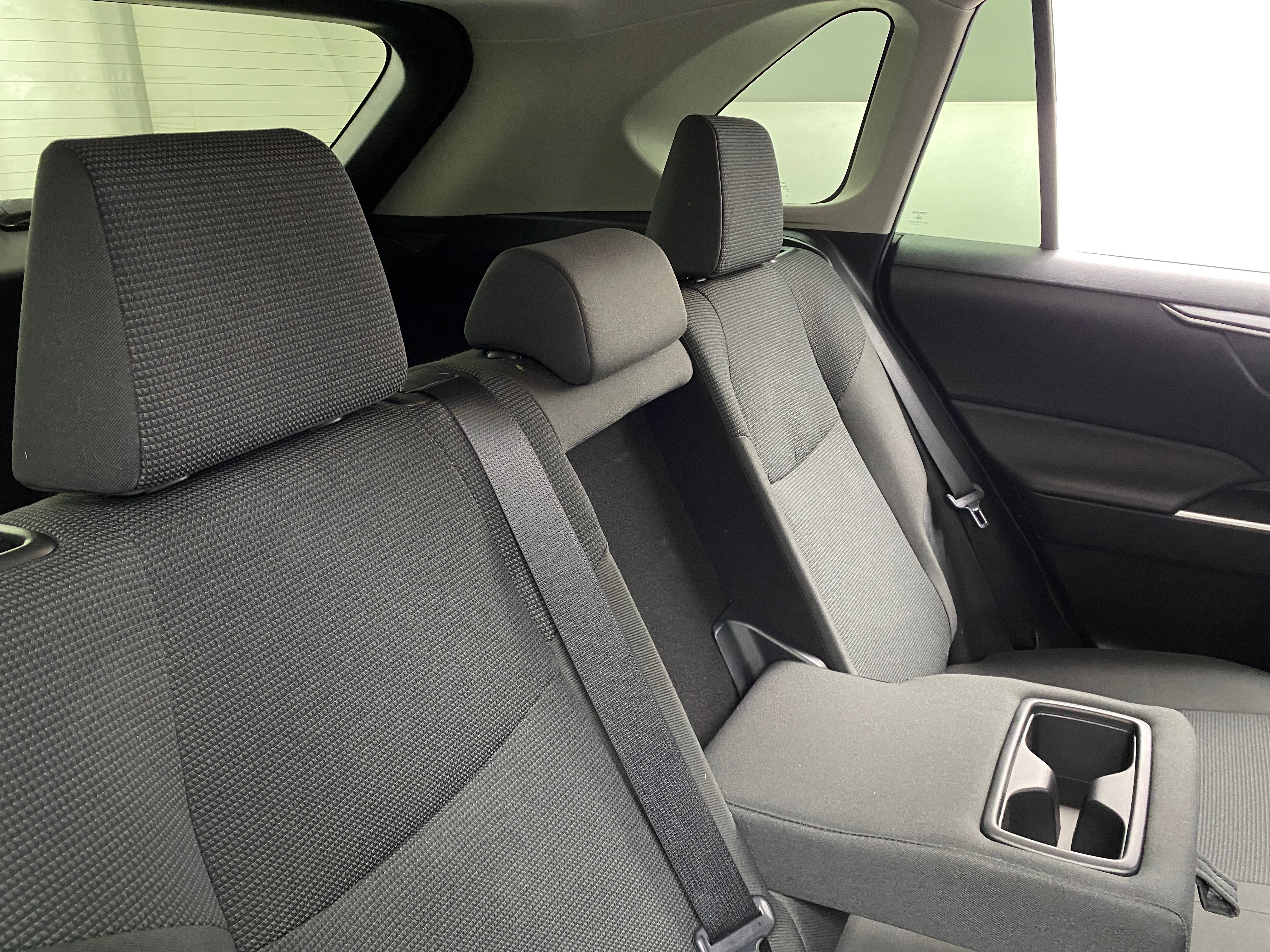 2021 Toyota RAV4 LE 6