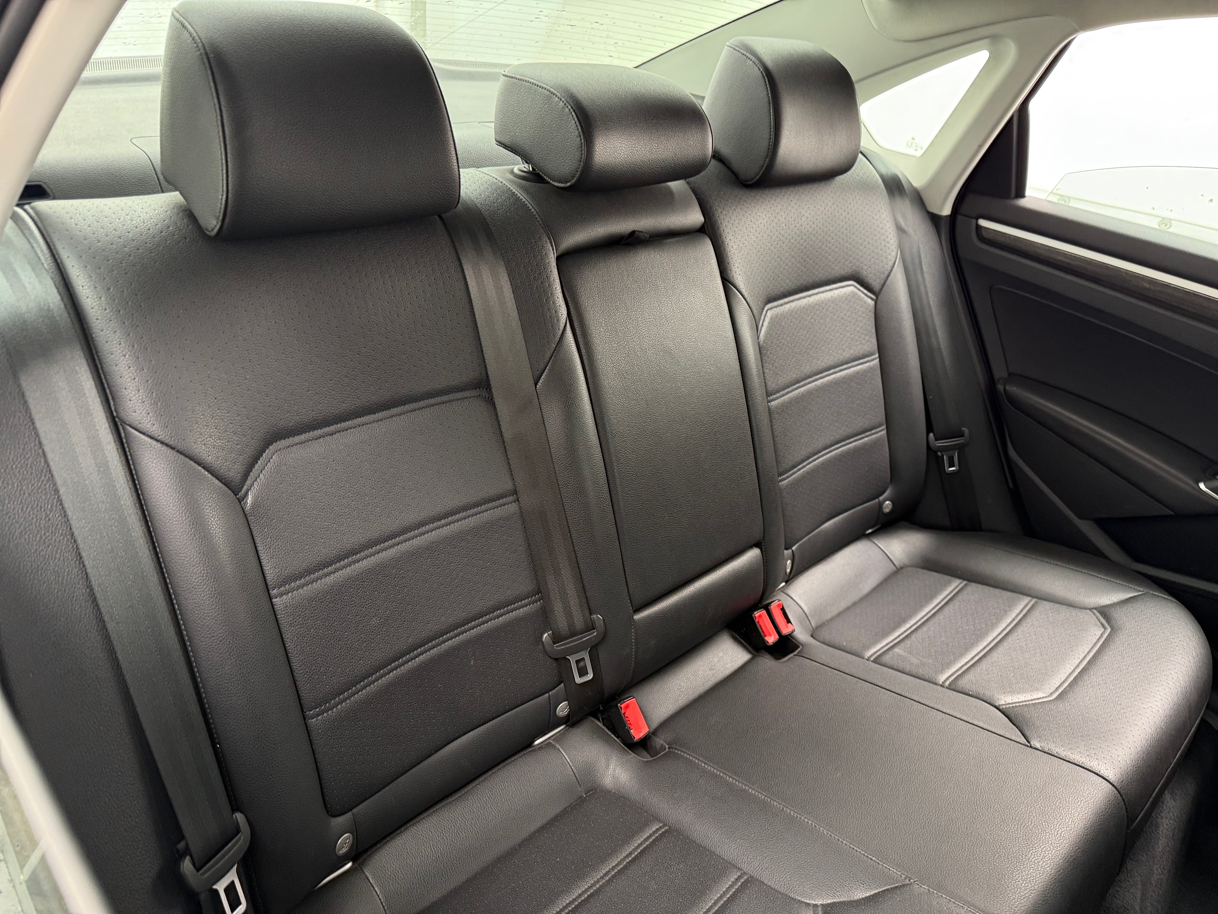 2016 Volkswagen Passat SE 5