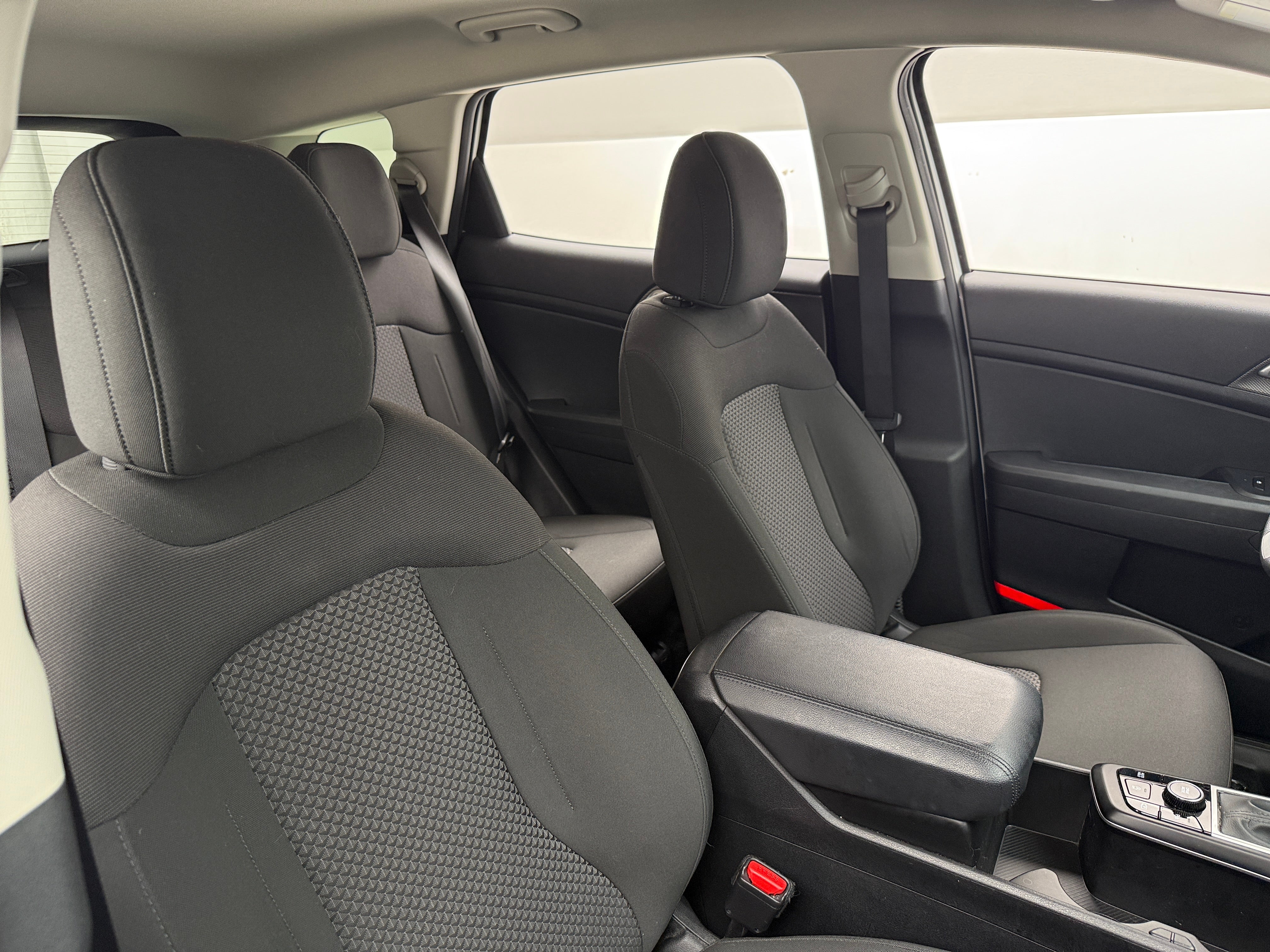 2023 Kia Sportage LX 2