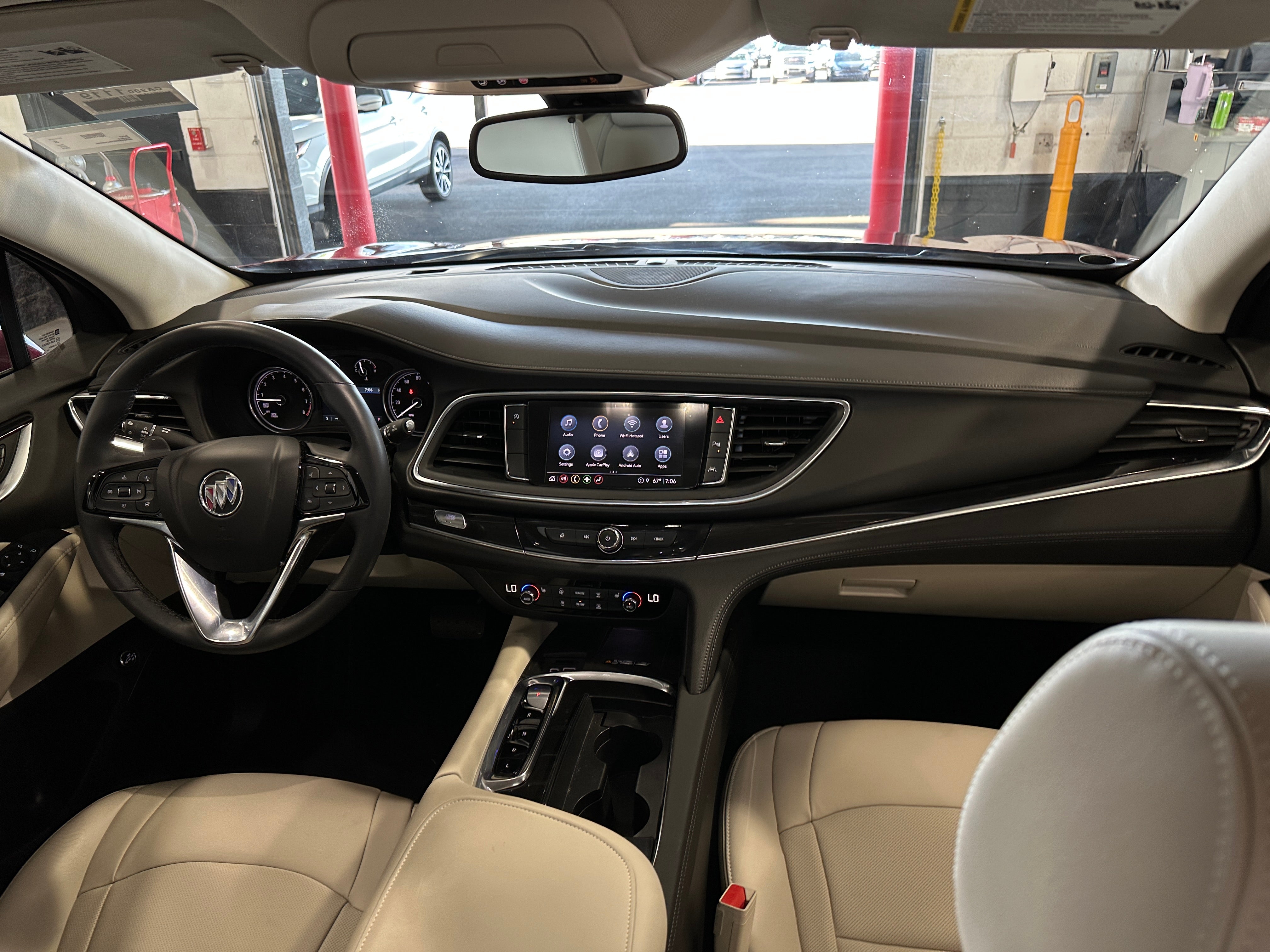 2024 Buick Enclave Essence 2