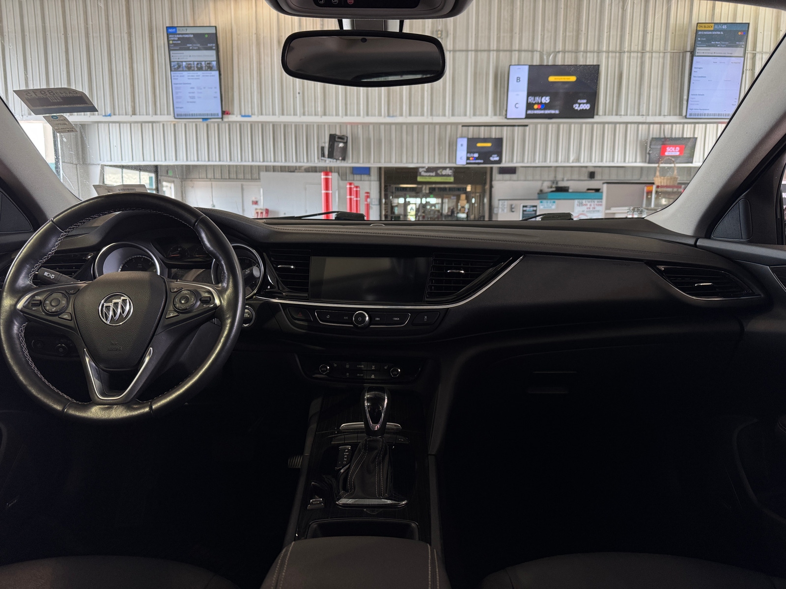 Thumbnail: 2018 Buick Regal - 2
