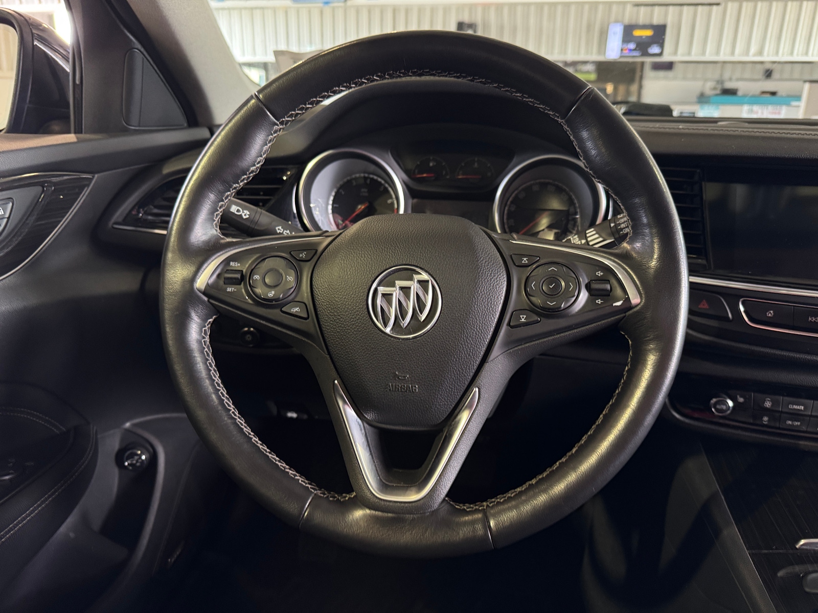 Thumbnail: 2018 Buick Regal - 4