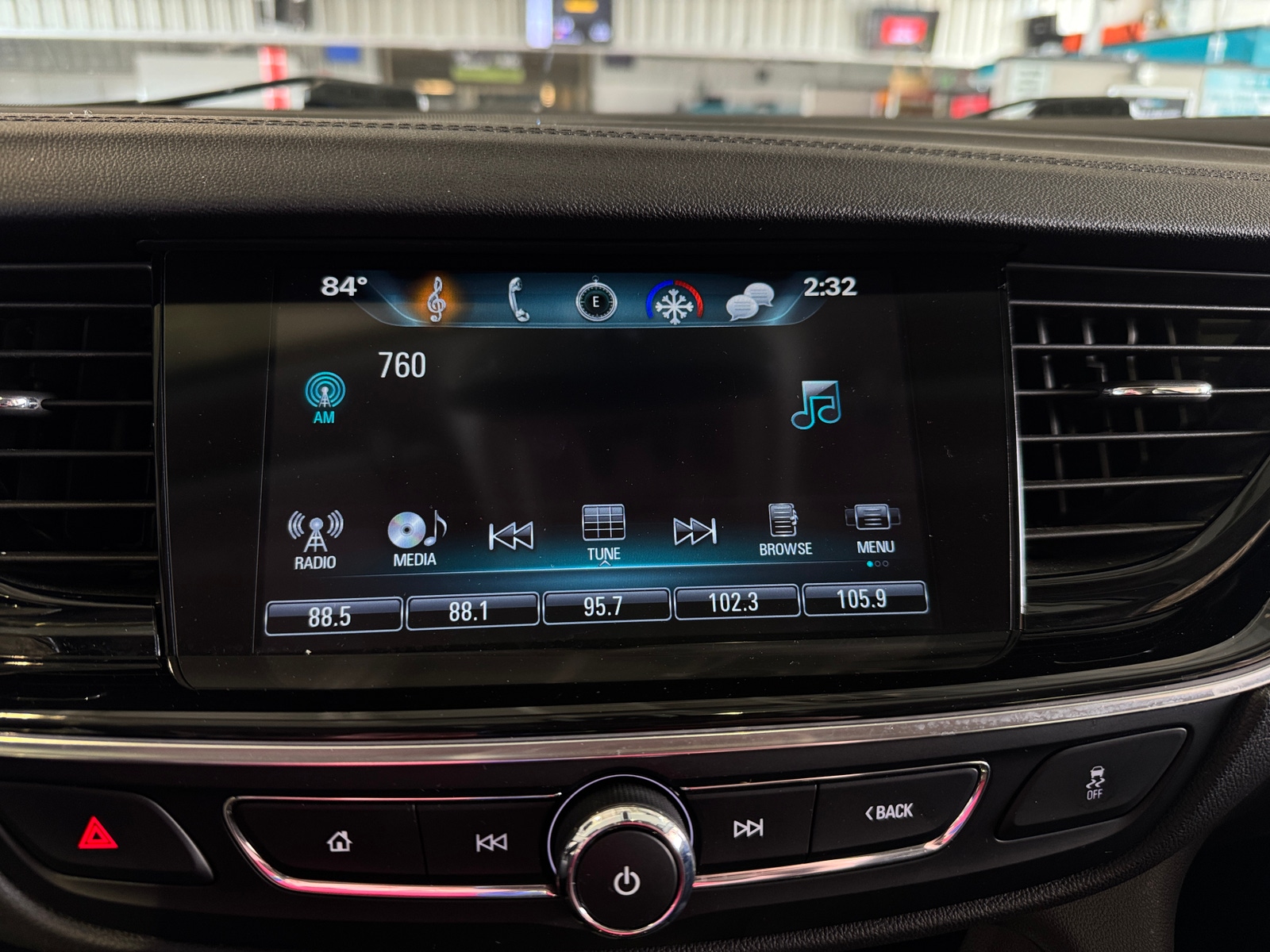 Thumbnail: 2018 Buick Regal - 3