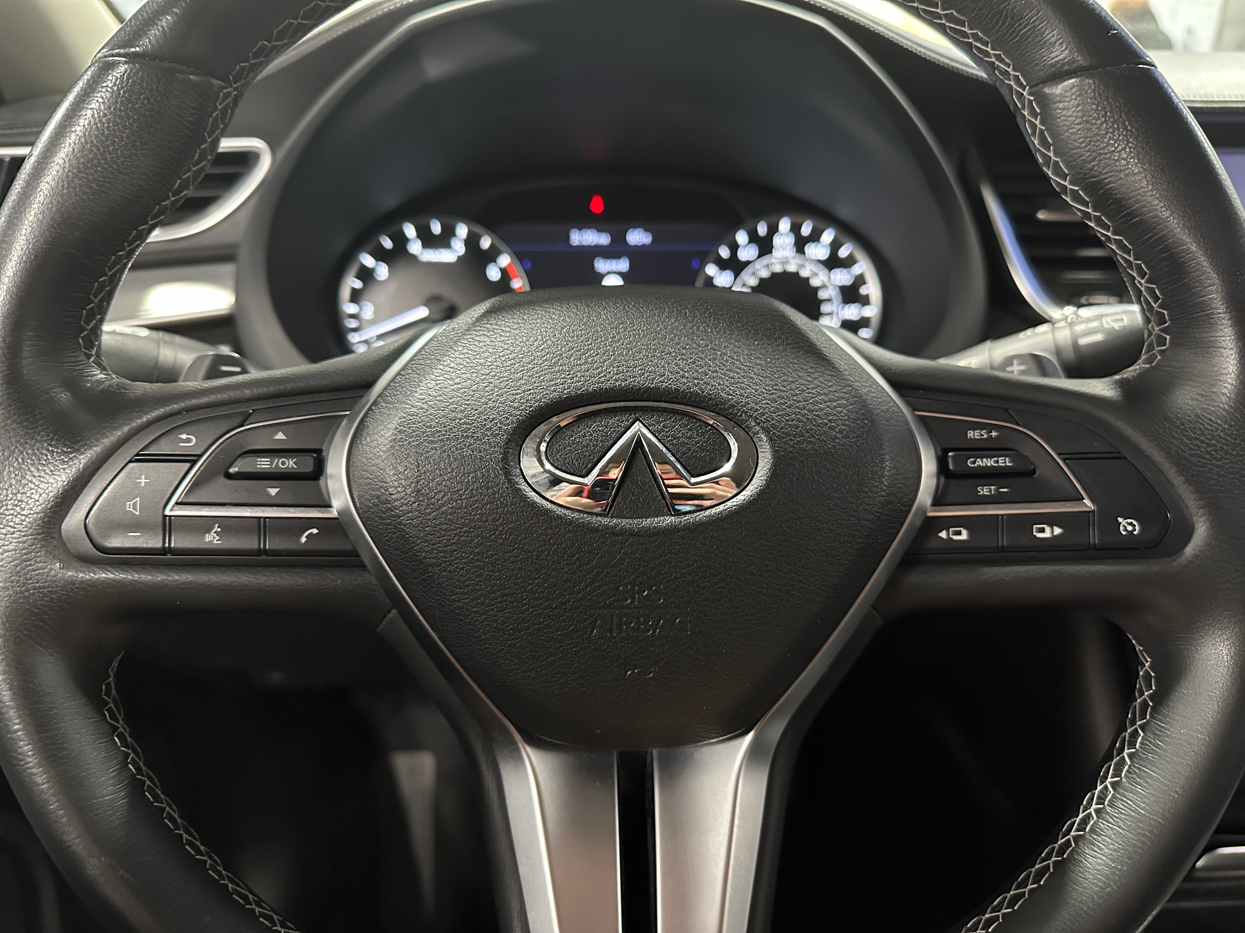 2019 INFINITI QX50 Luxe 4