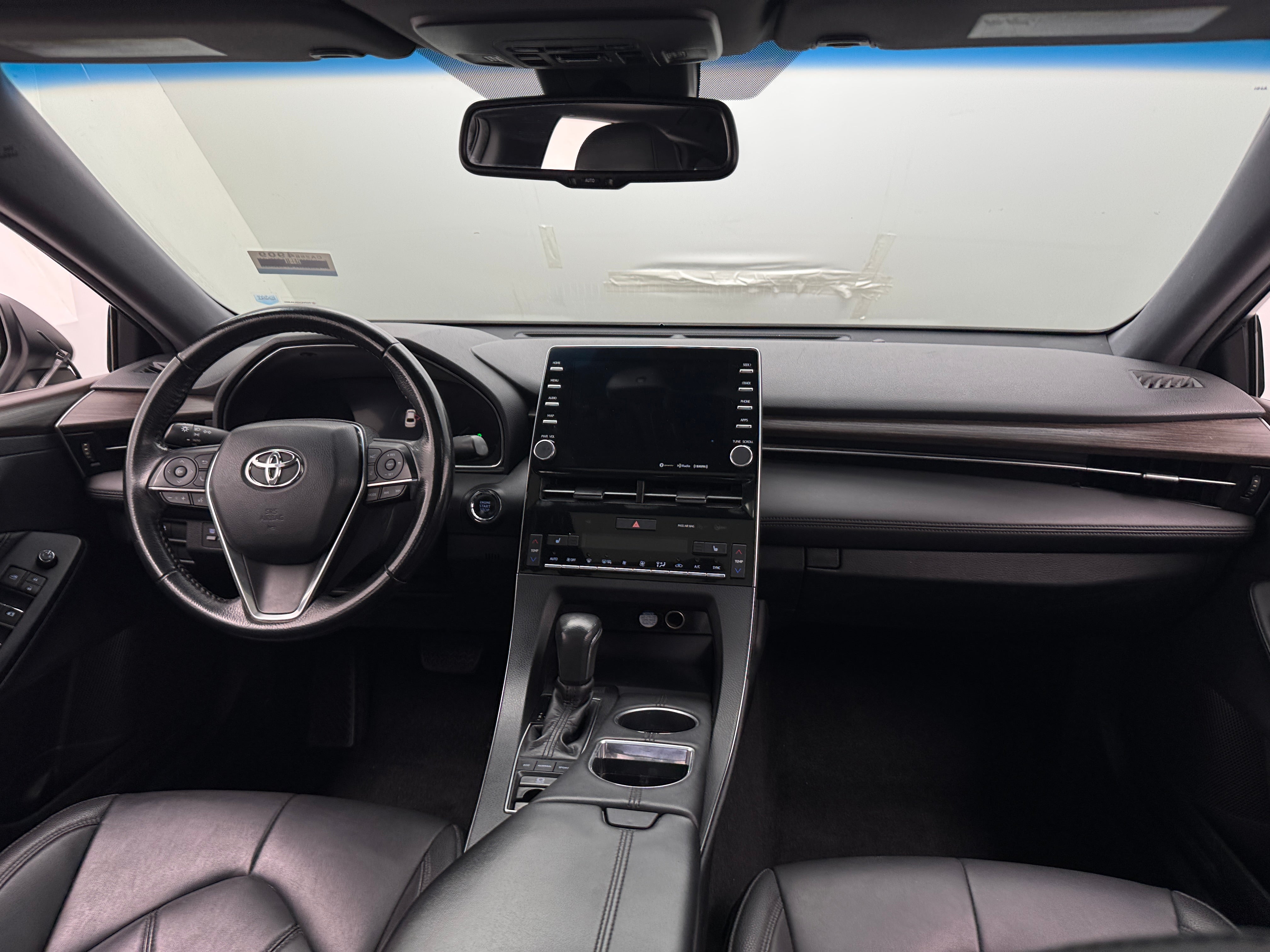 2019 Toyota Avalon XLE 2