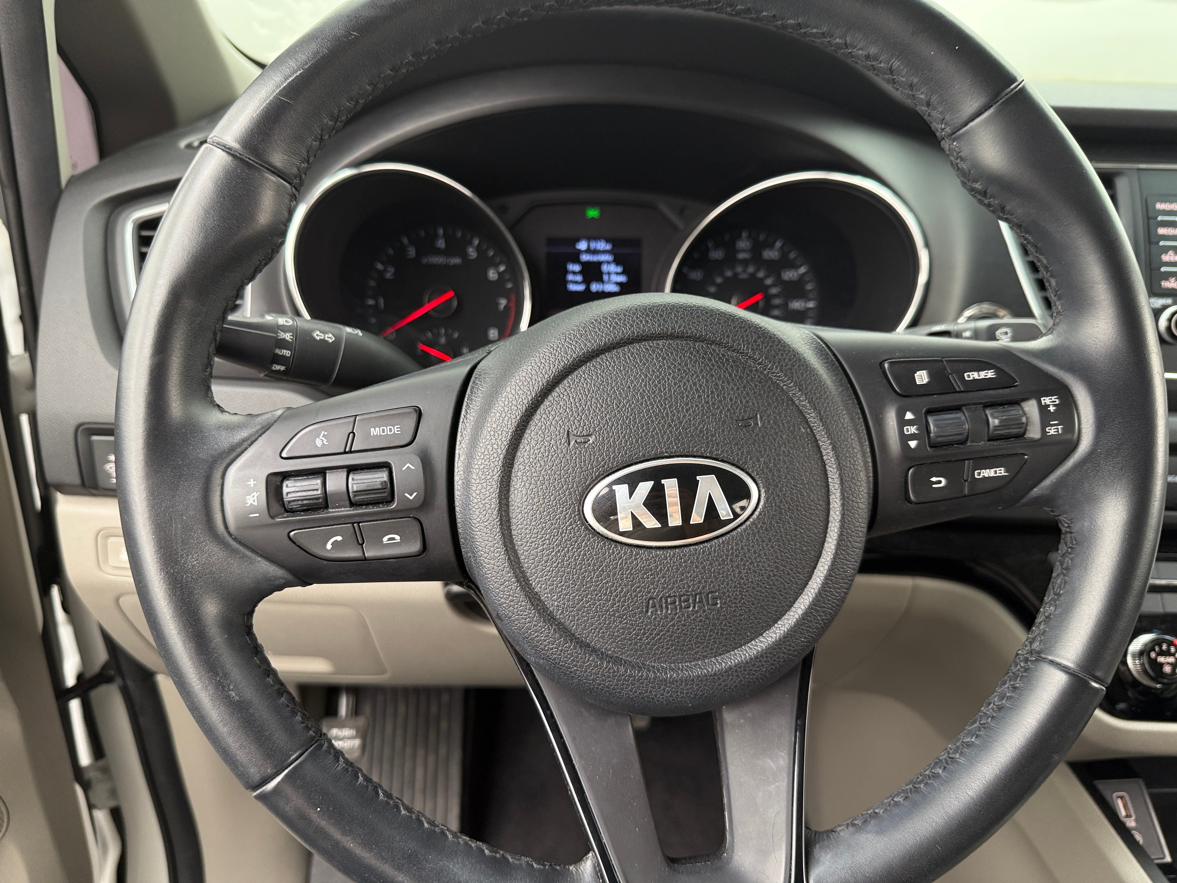 2021 Kia Sedona EX 4