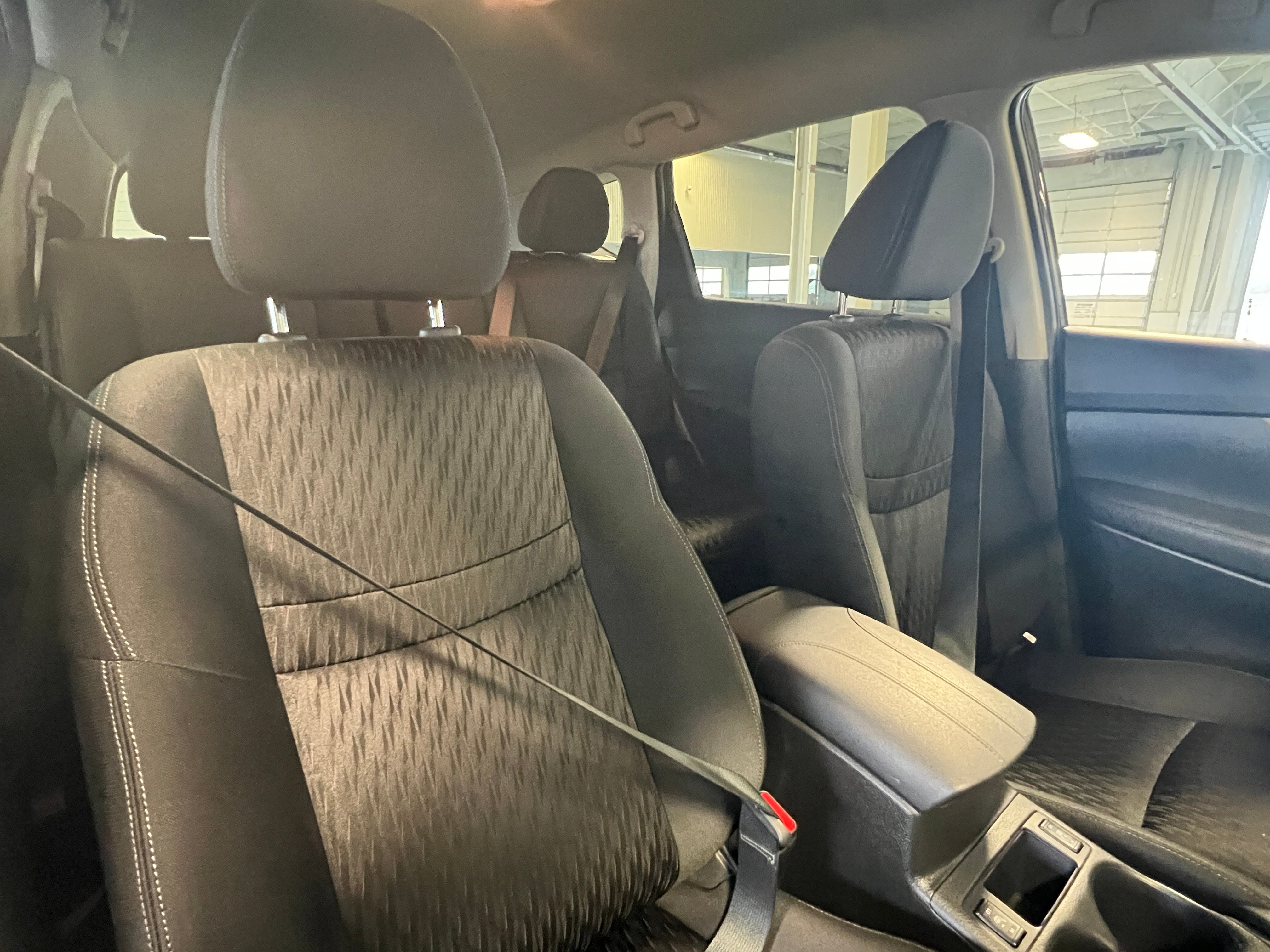 2018 Nissan Rogue SV 2