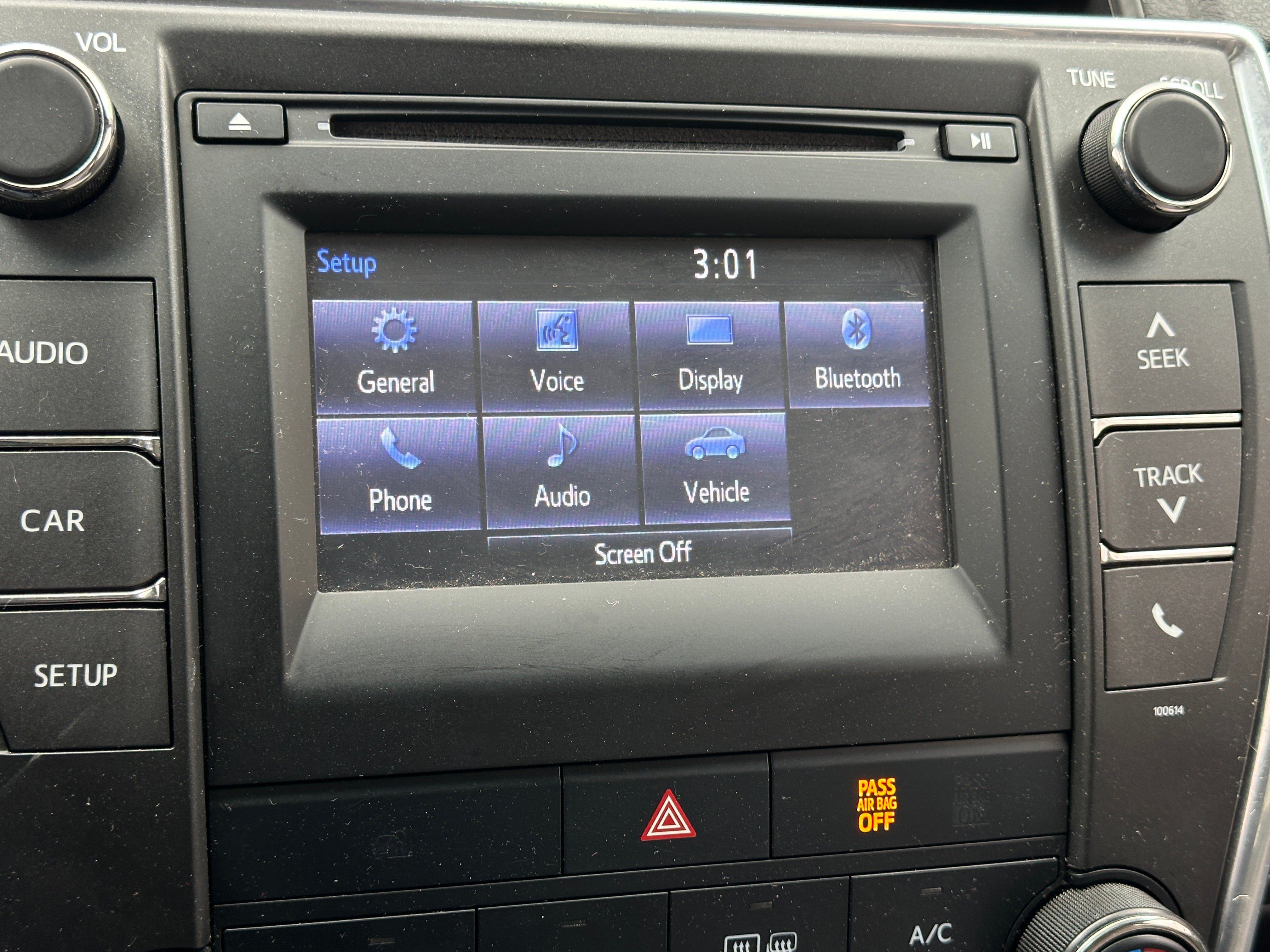 2017 Toyota Camry SE 3