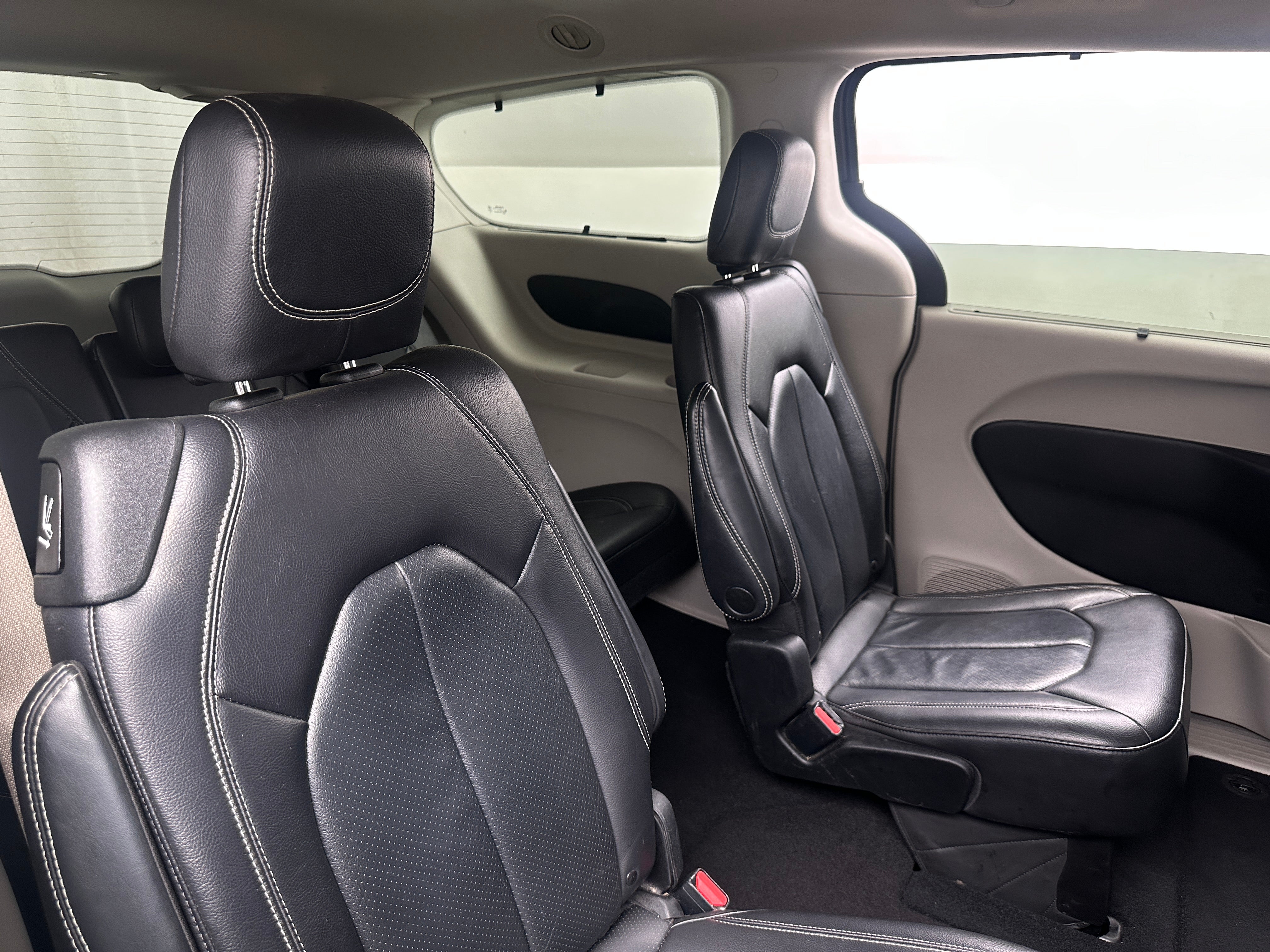 2022 Chrysler Pacifica Touring L 5