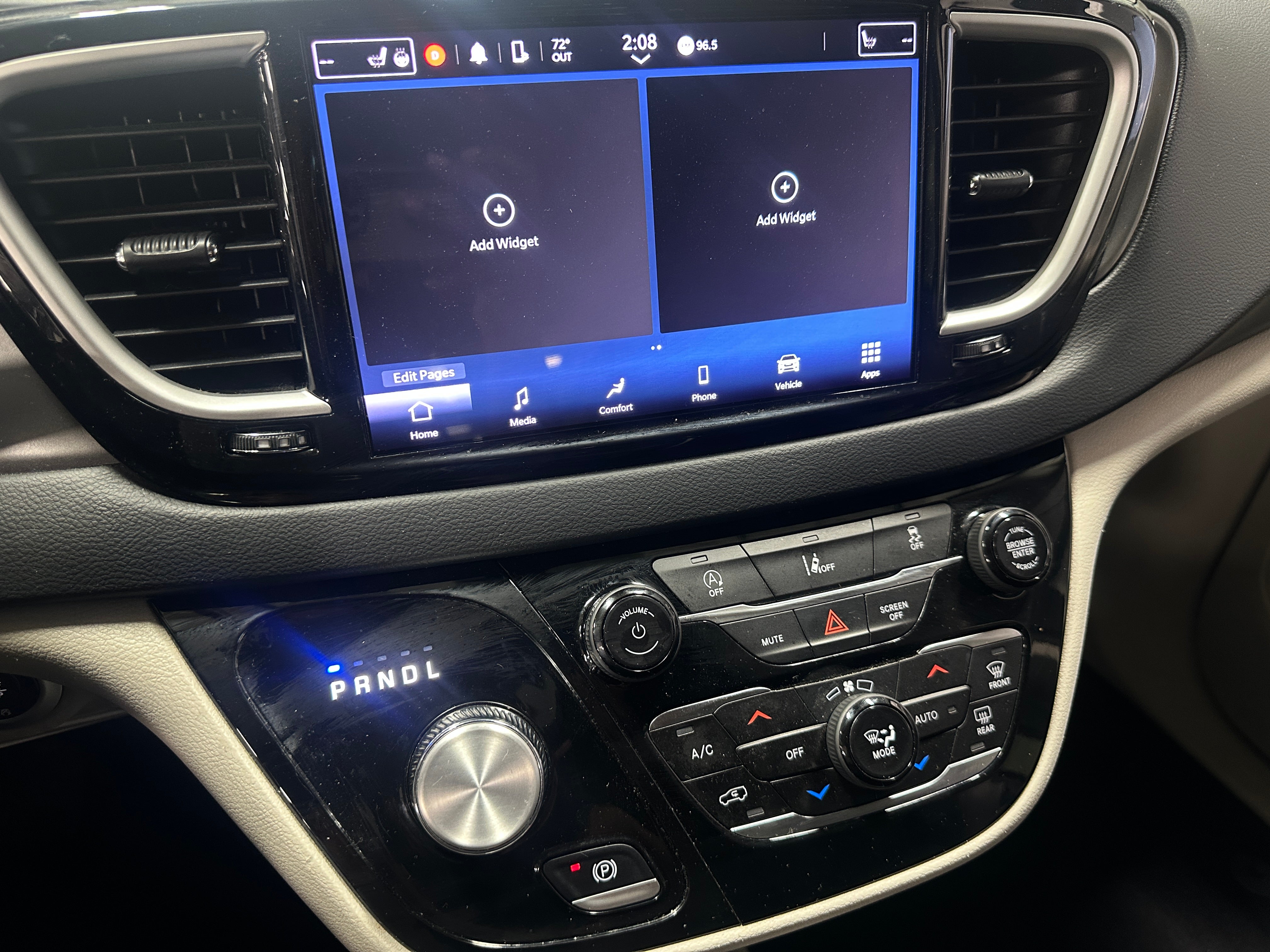 2022 Chrysler Pacifica Touring L 3