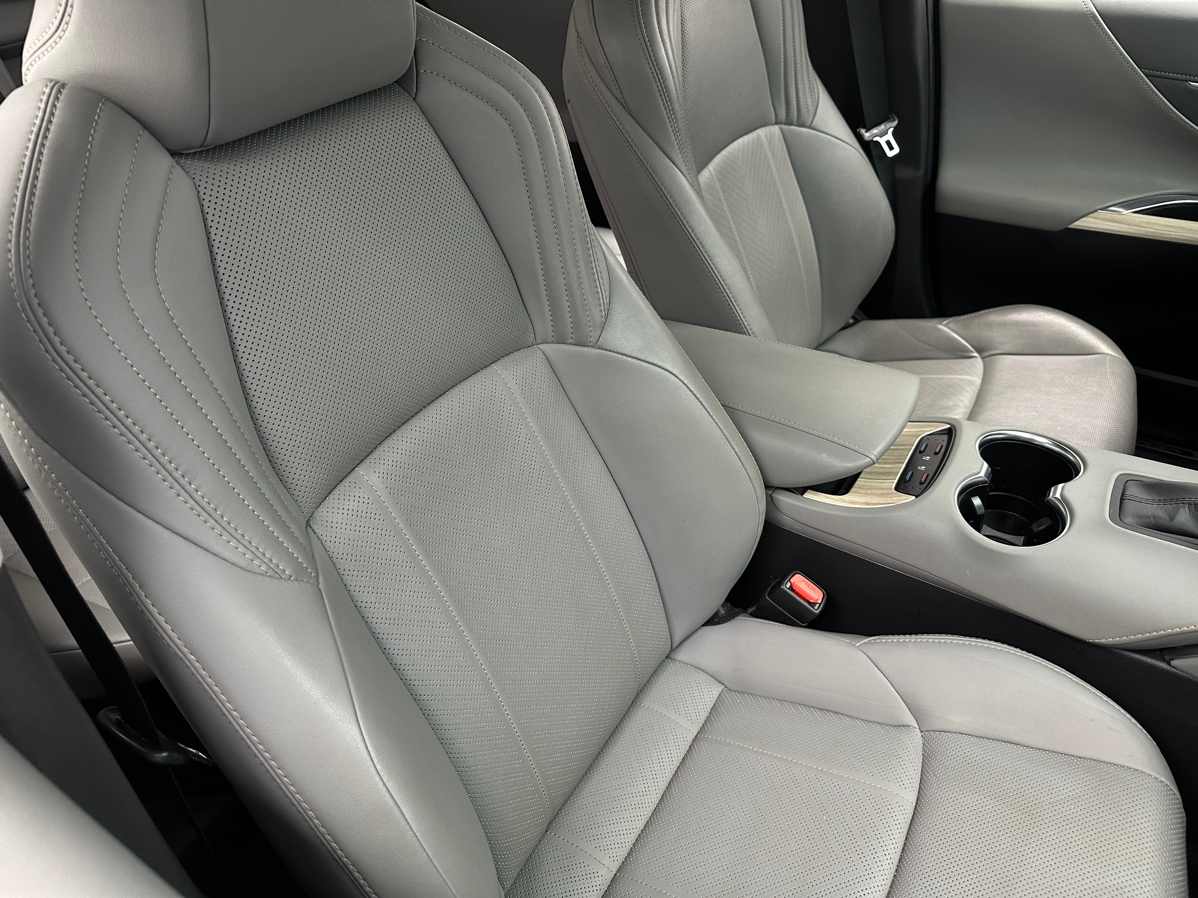 2021 Toyota Venza XLE 2