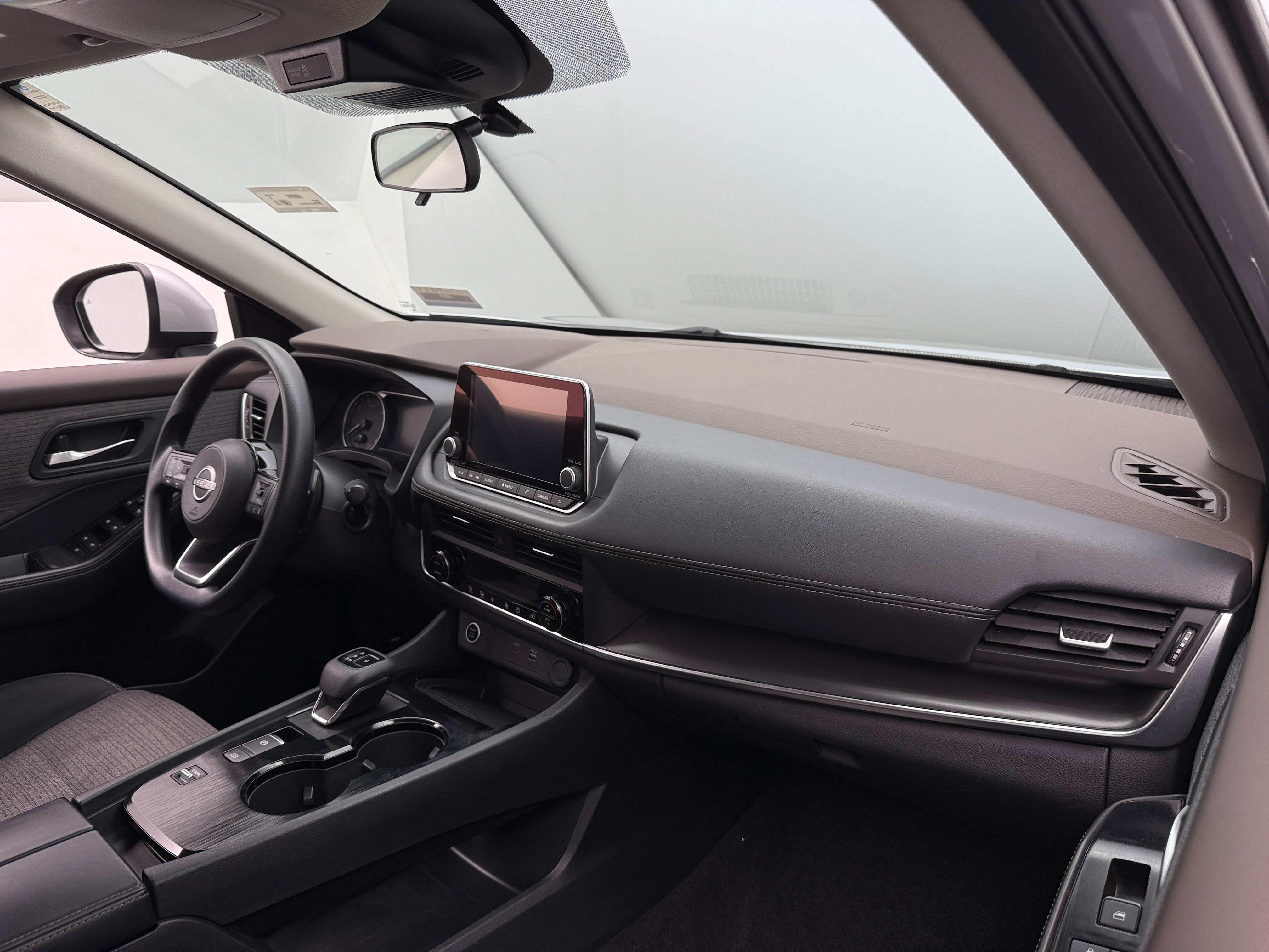 2023 Nissan Rogue SV 3