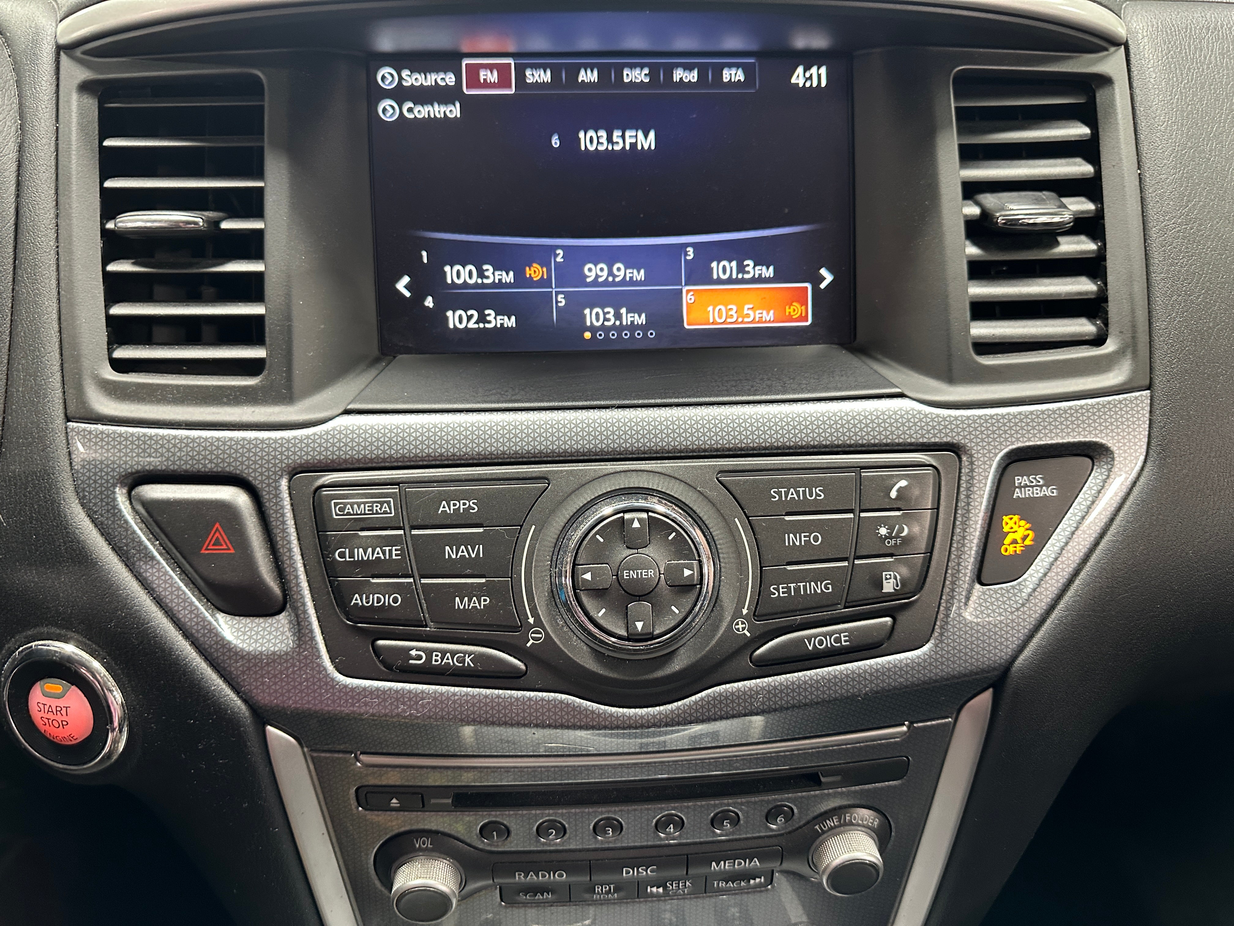 2018 Nissan Pathfinder SL 3