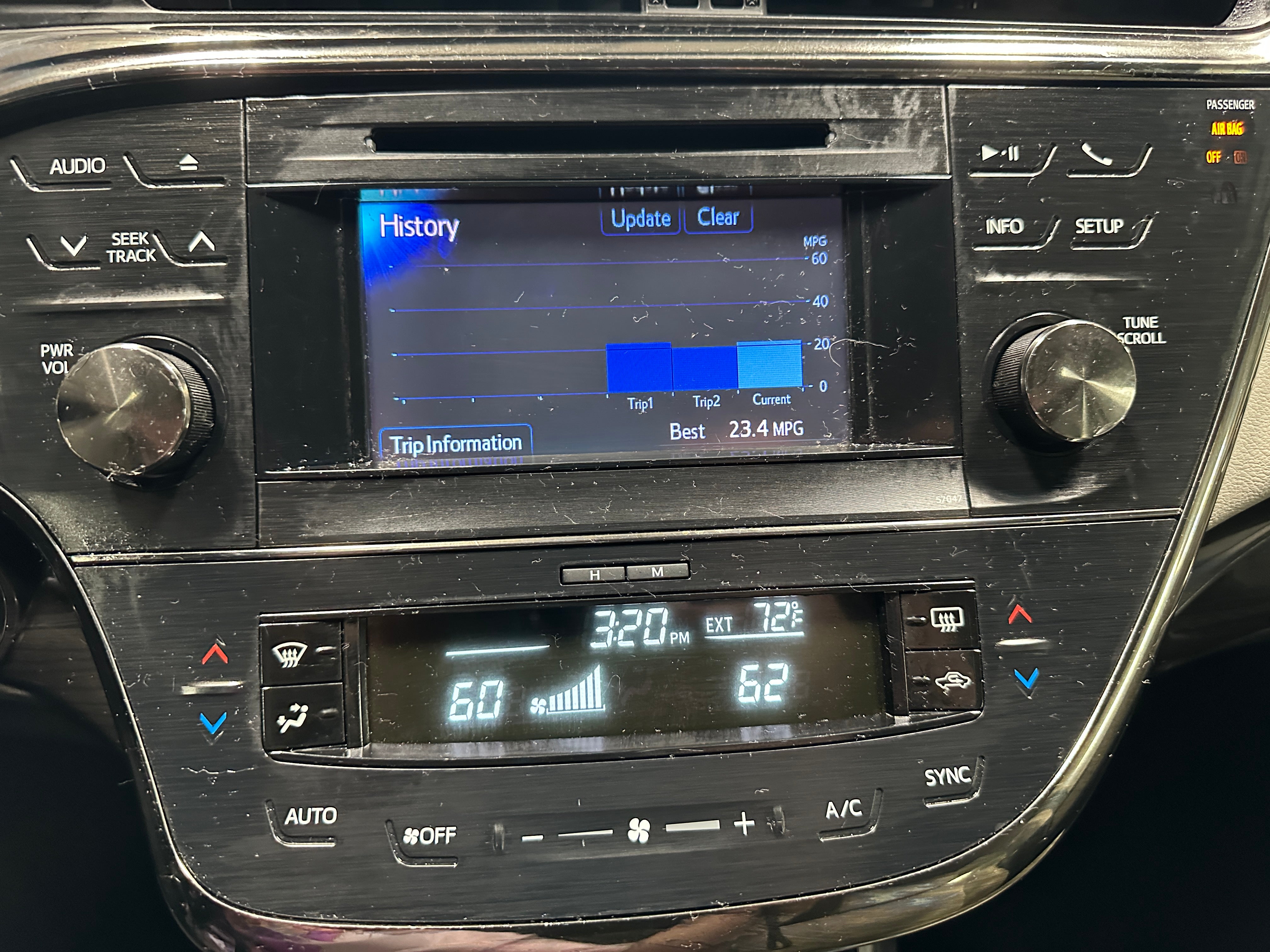 2014 Toyota Avalon XLE 3