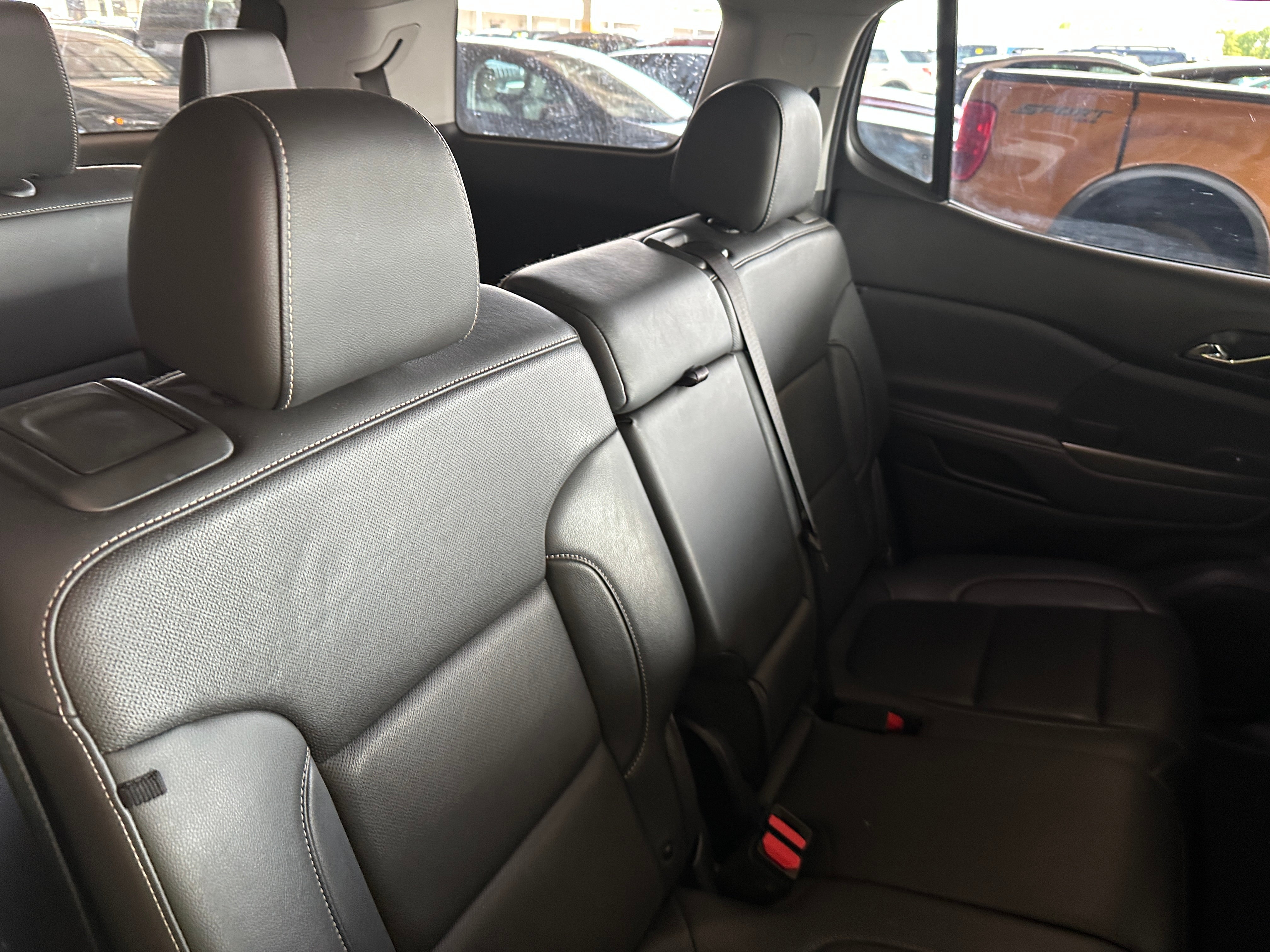 2023 GMC Acadia SLT 6