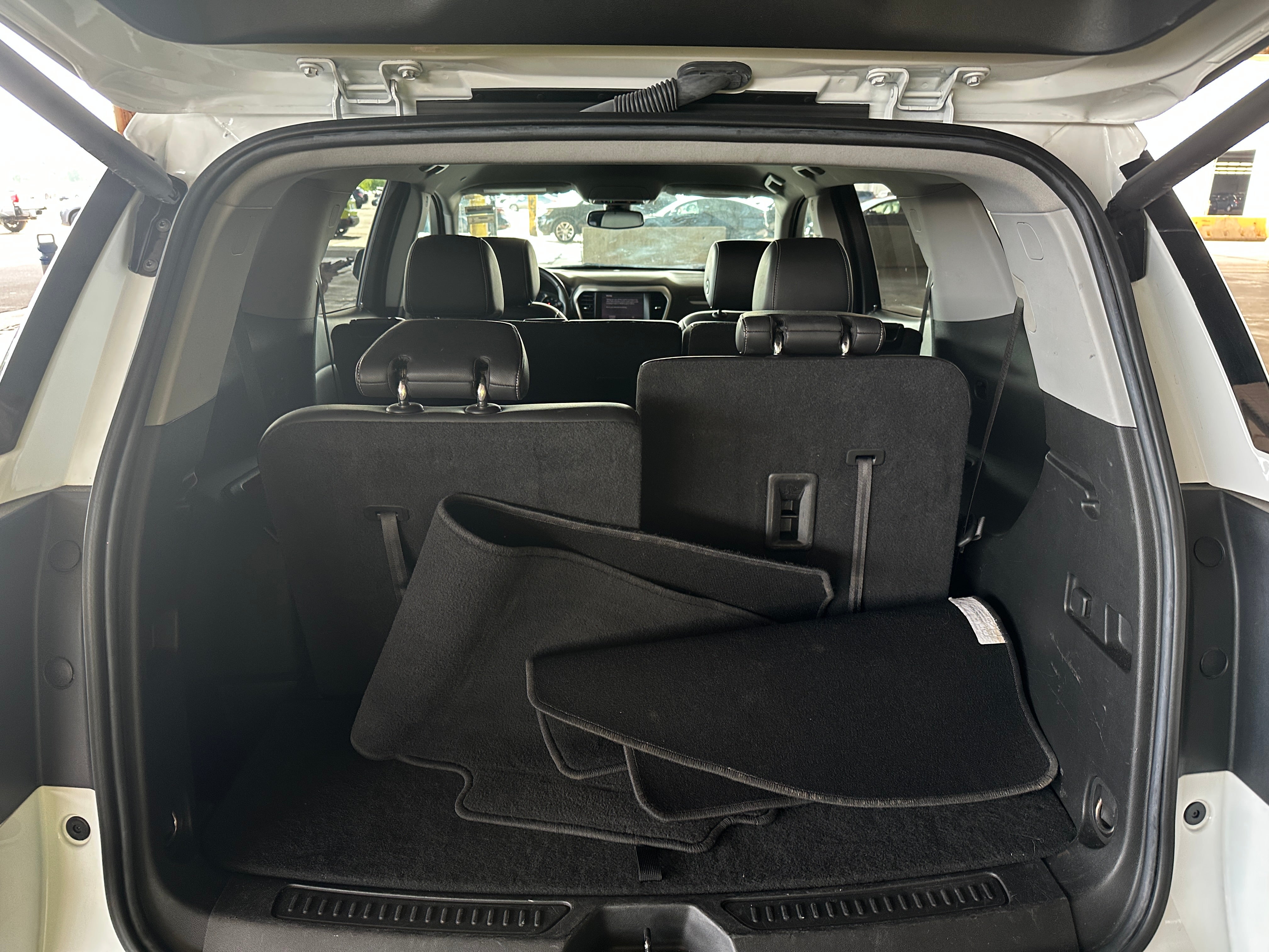2023 GMC Acadia SLT 7
