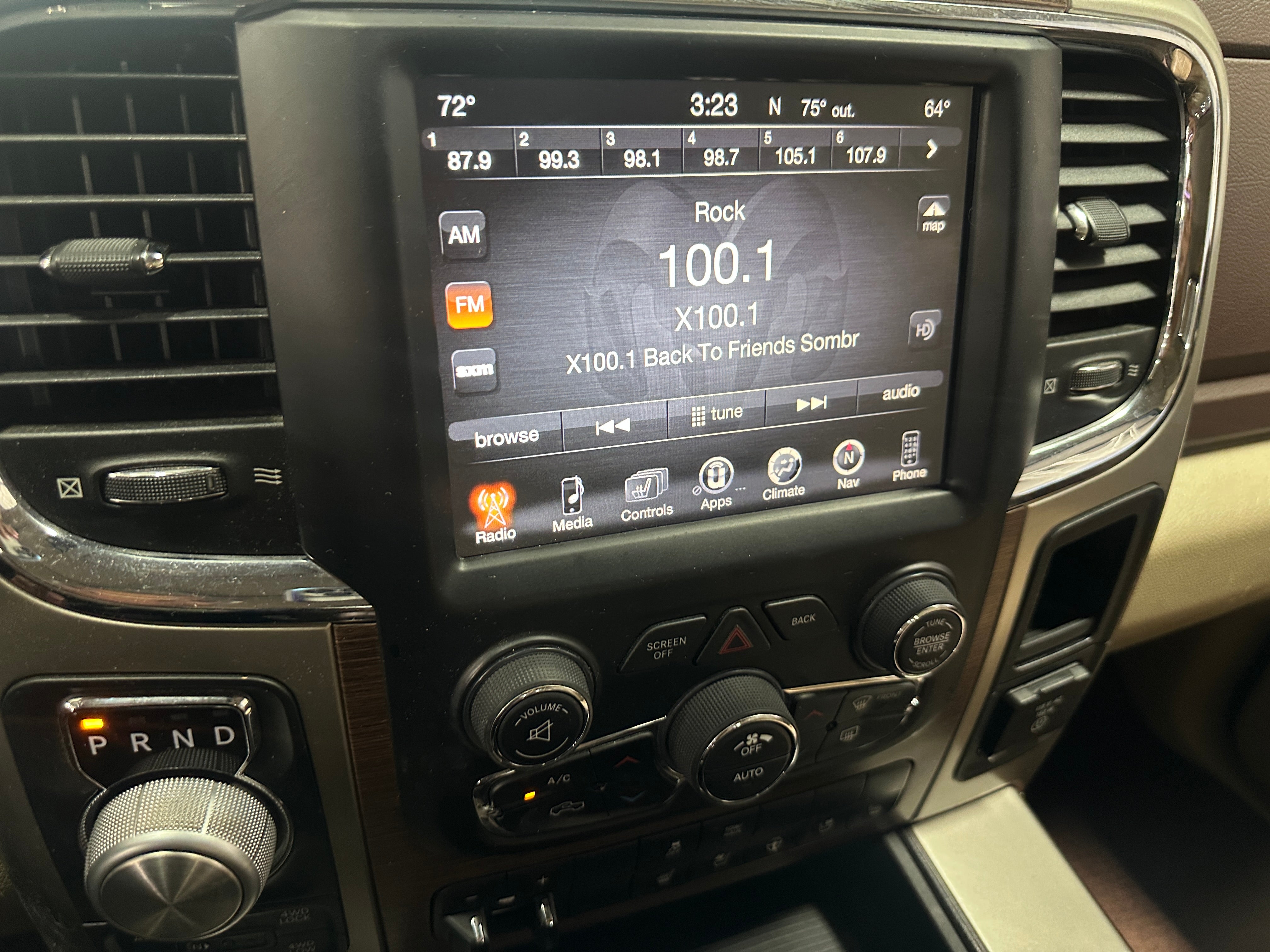 2015 RAM 1500 Laramie 3