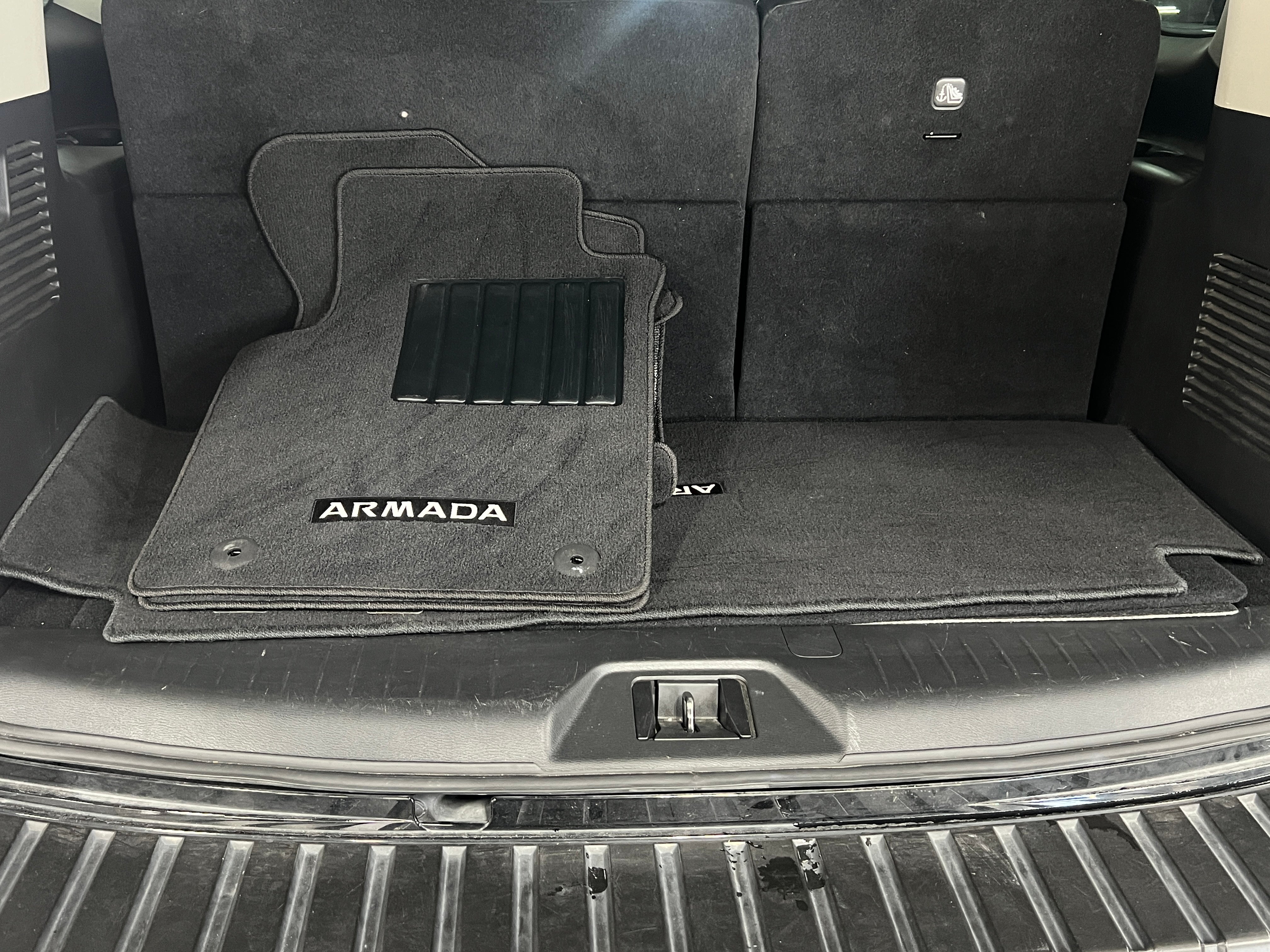 2022 Nissan Armada SL 6