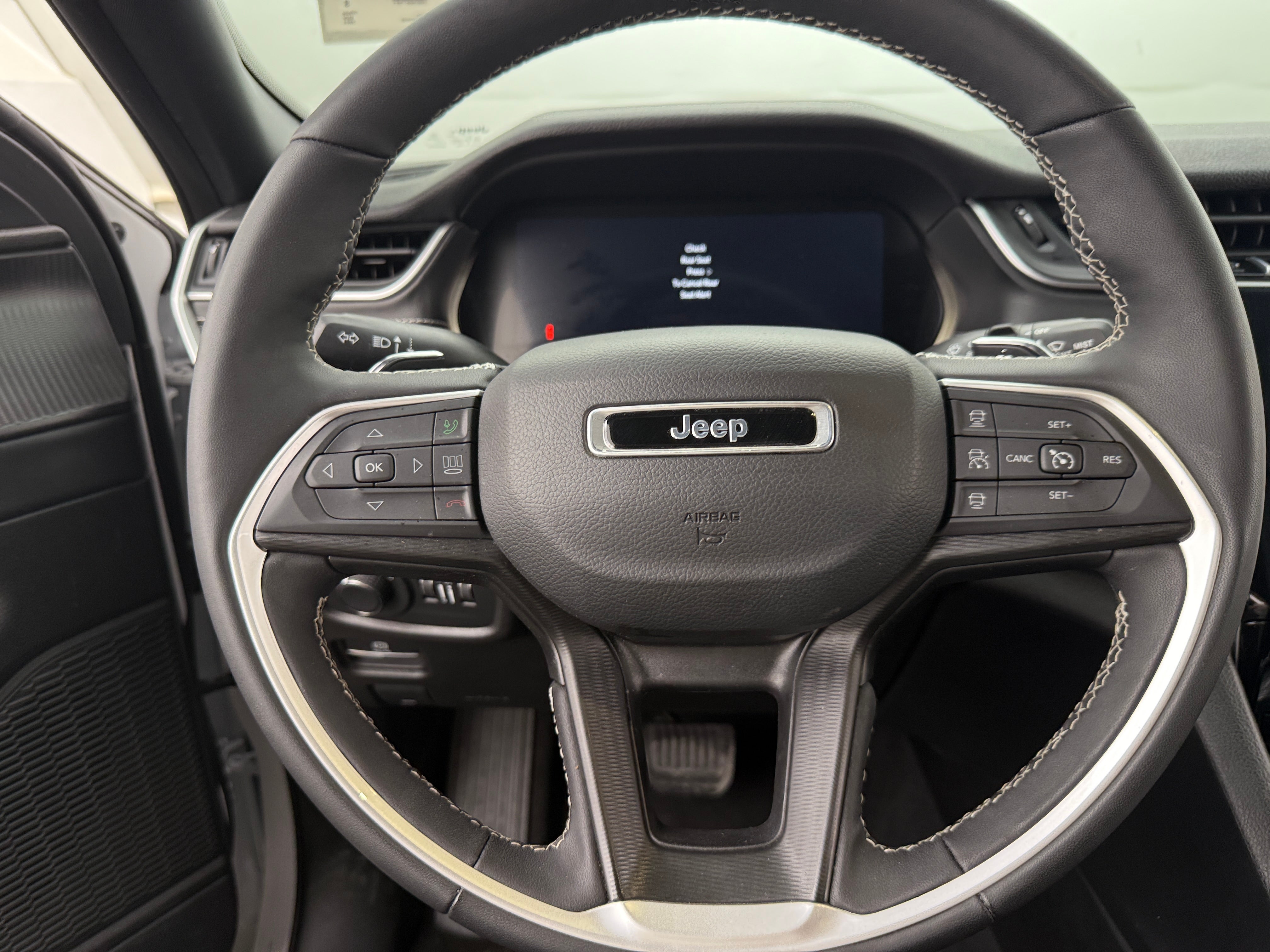 2024 Jeep Grand Cherokee Altitude 4