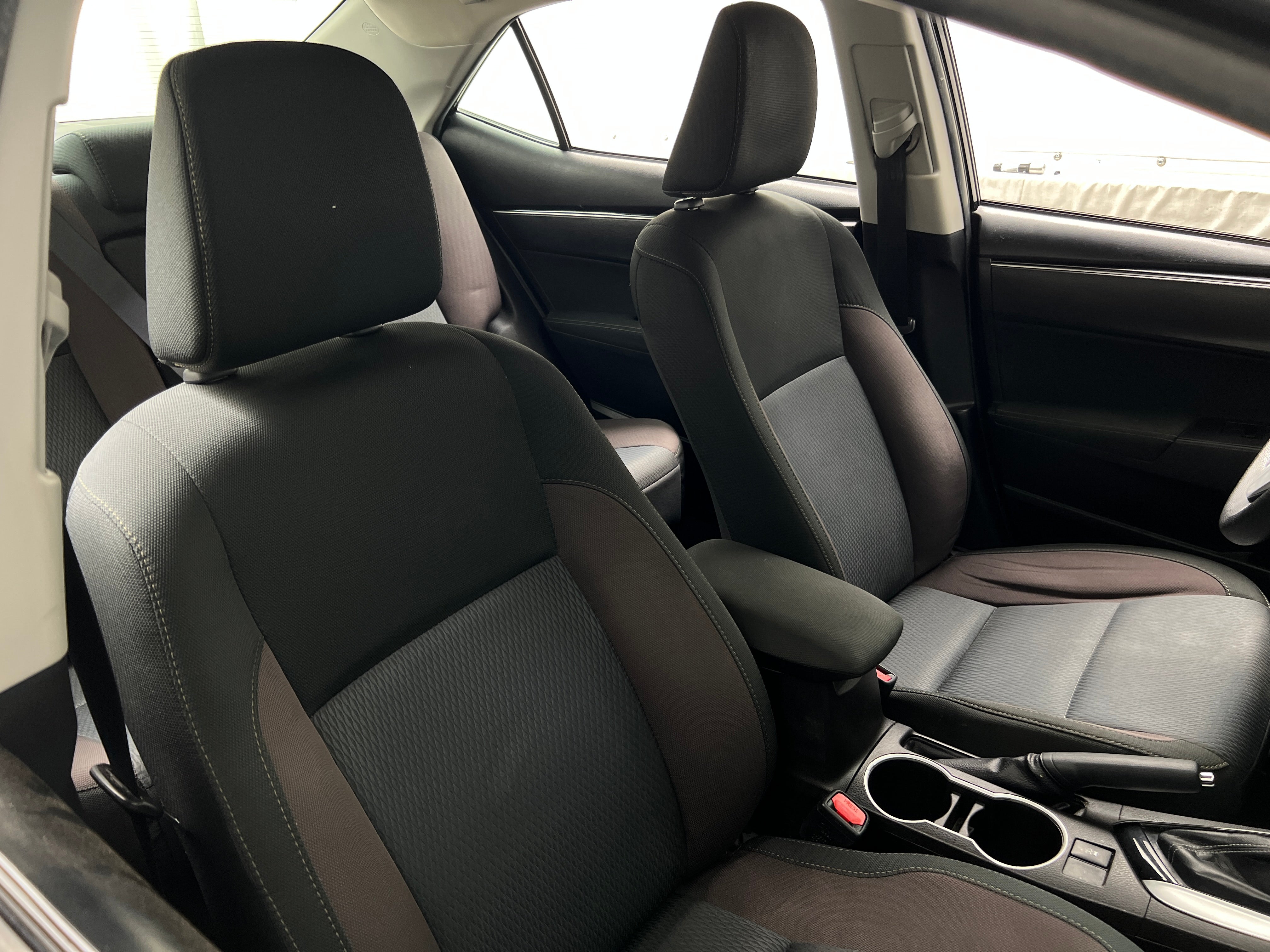 2018 Toyota Corolla LE 2