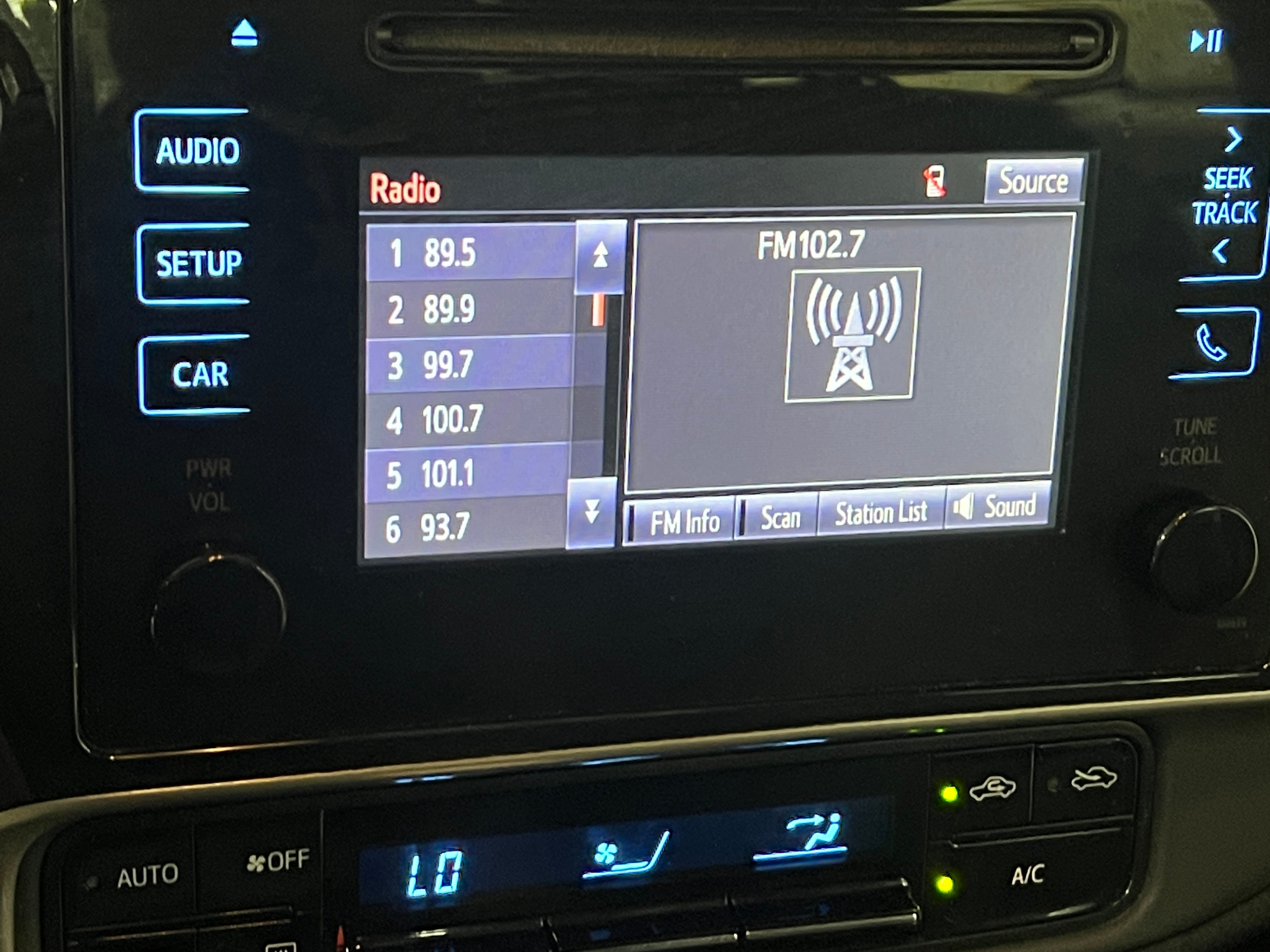 2018 Toyota Corolla LE 4