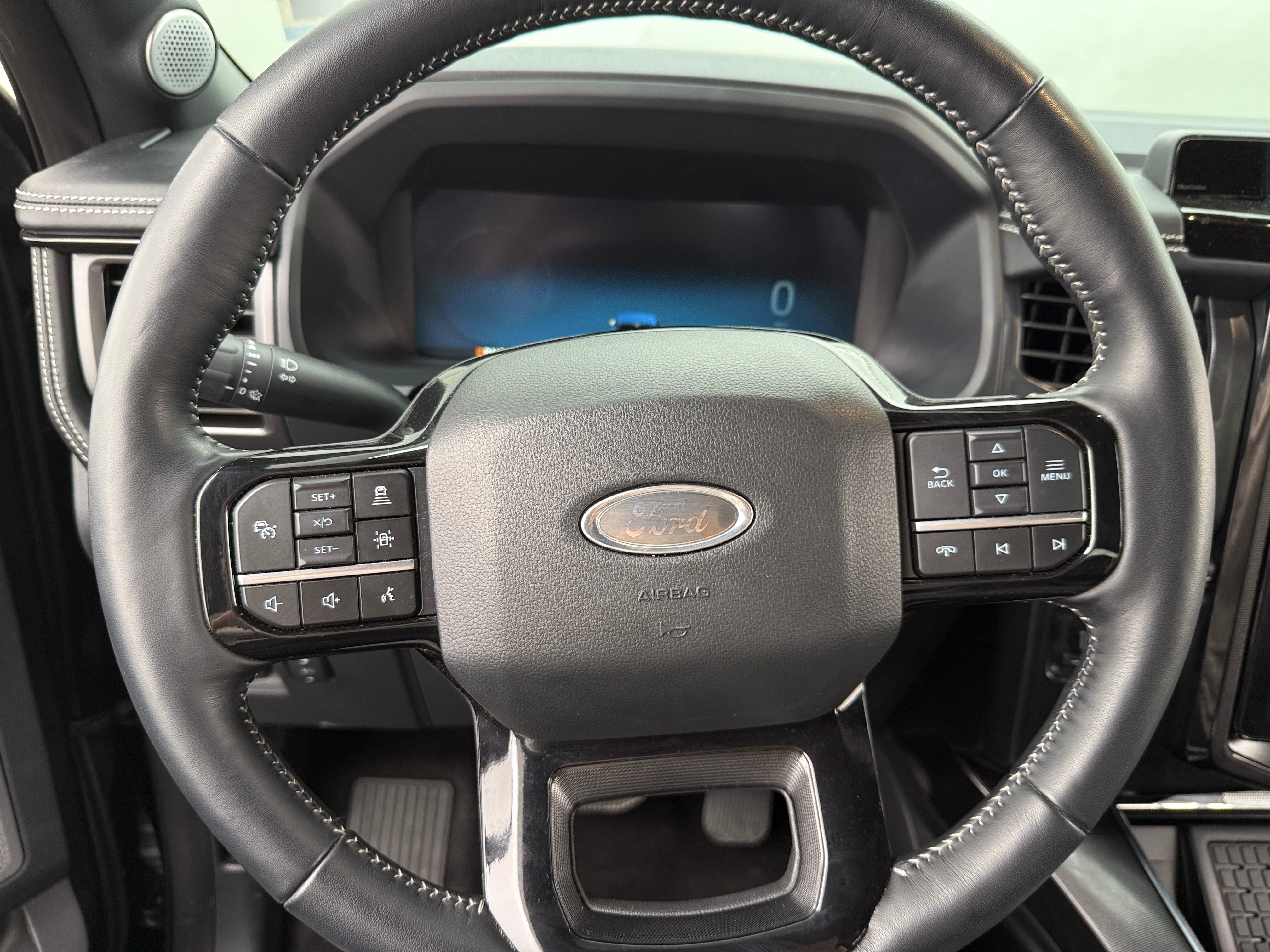 2023 Ford F-150 Lightning Platinum 4