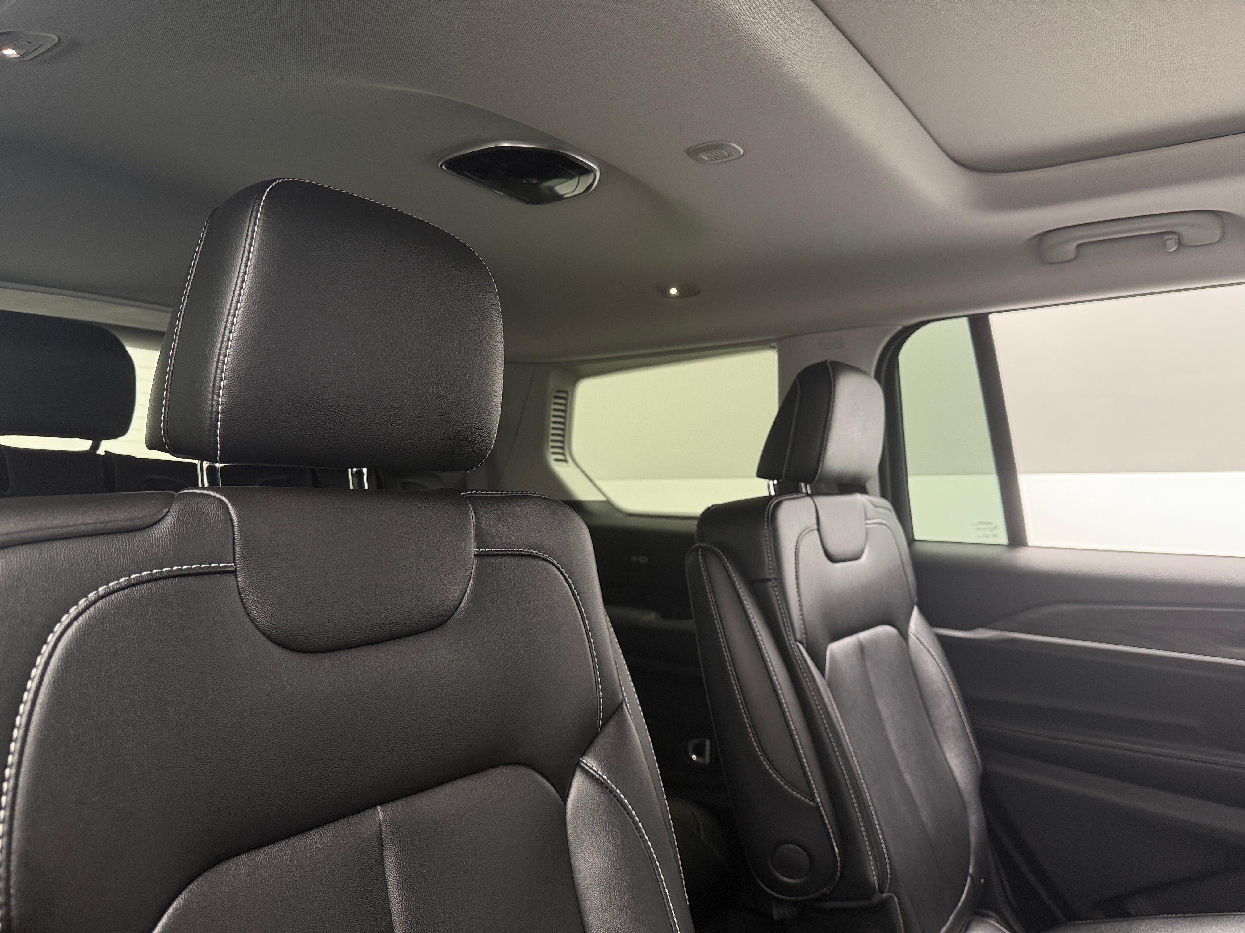 2023 Jeep Grand Cherokee L Limited Edition 5