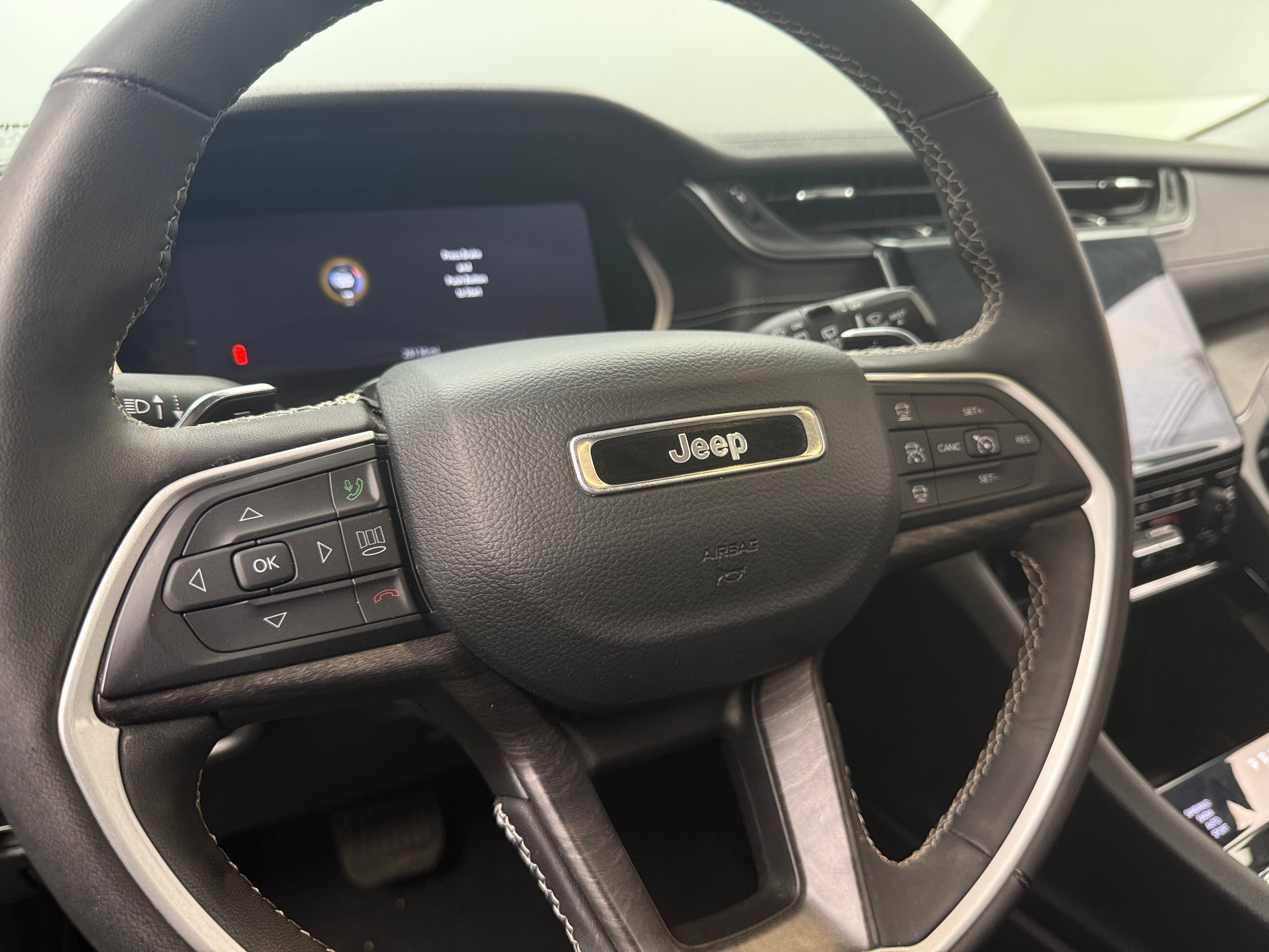 2023 Jeep Grand Cherokee L Limited Edition 4