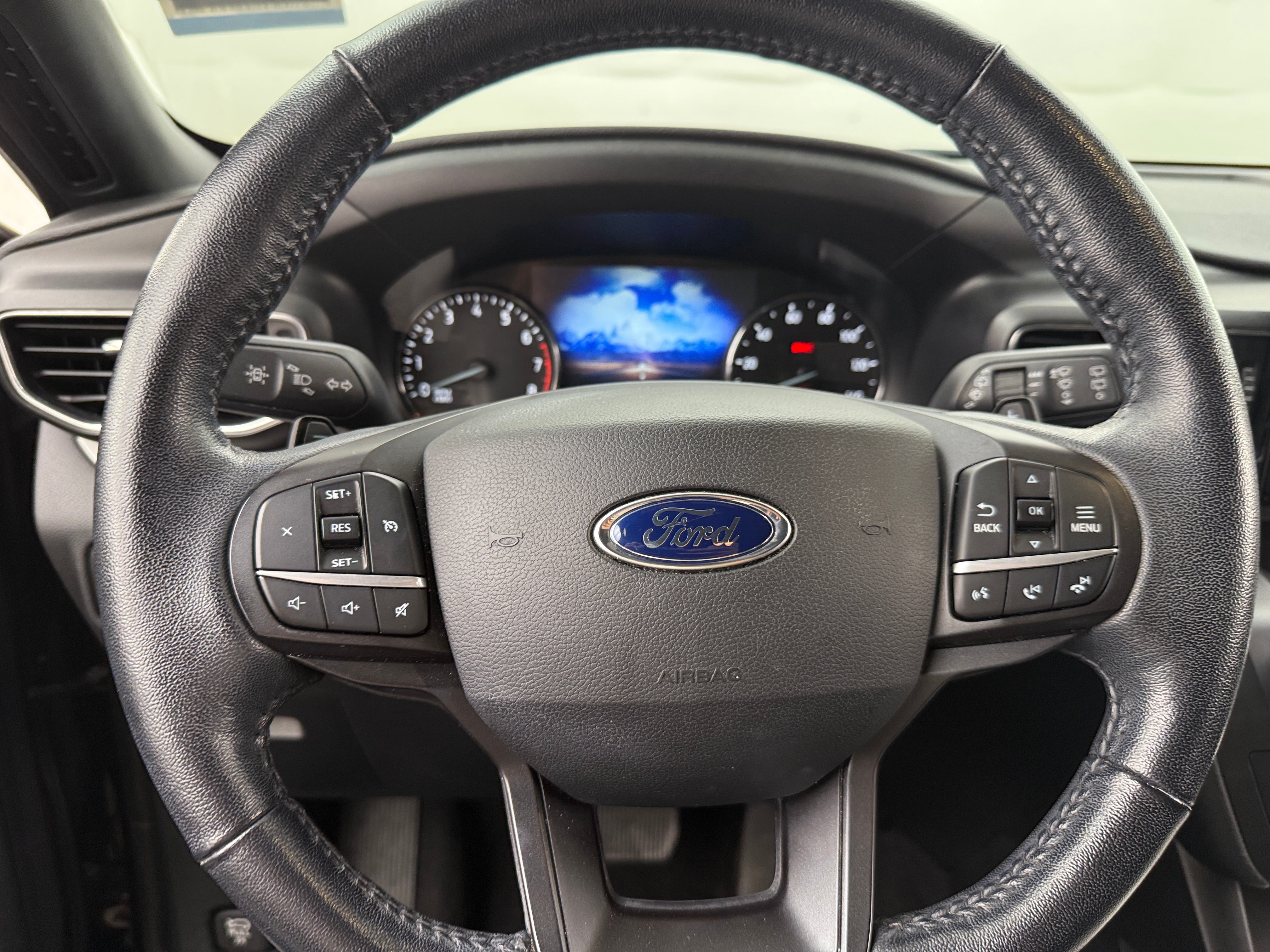 2020 Ford Explorer XLT 4