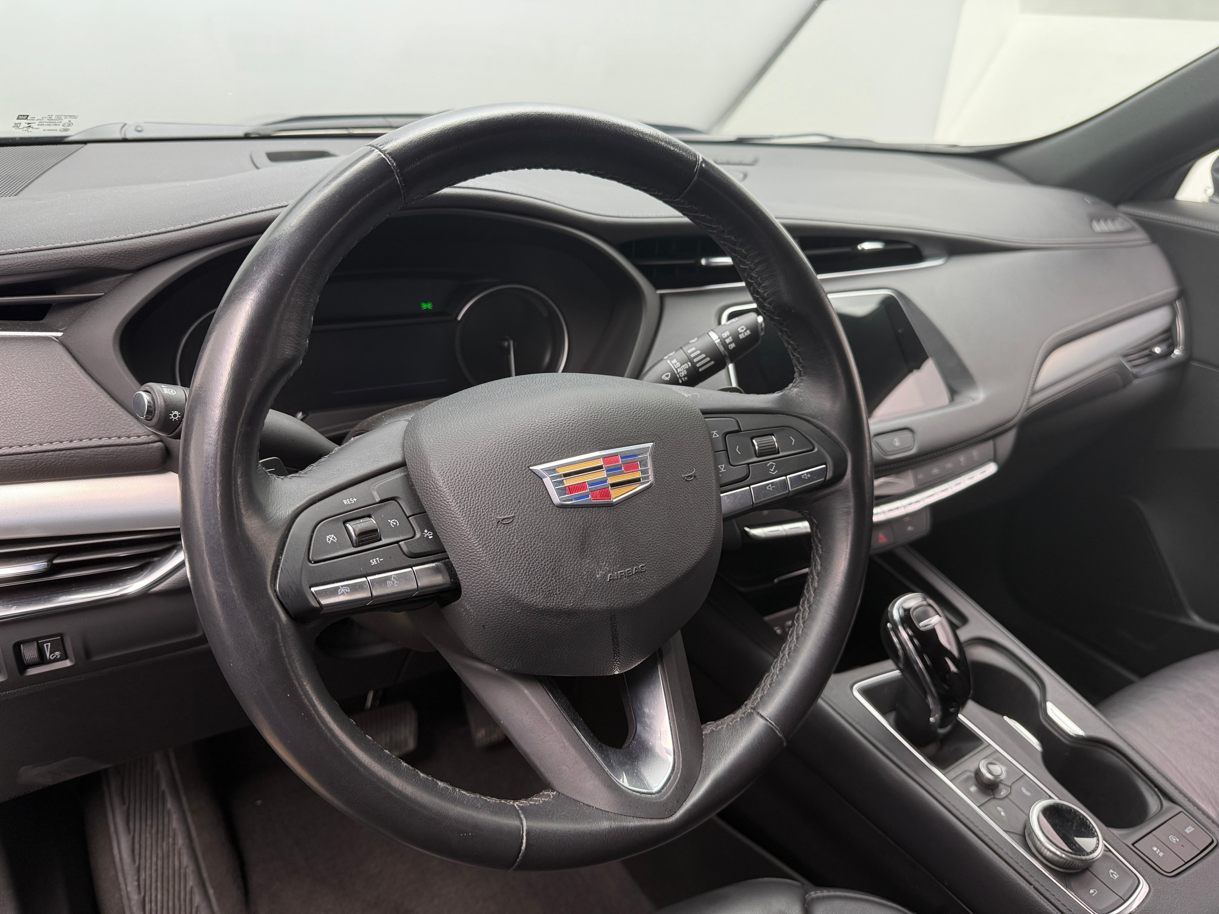 2023 Cadillac XT4 Premium Luxury 4