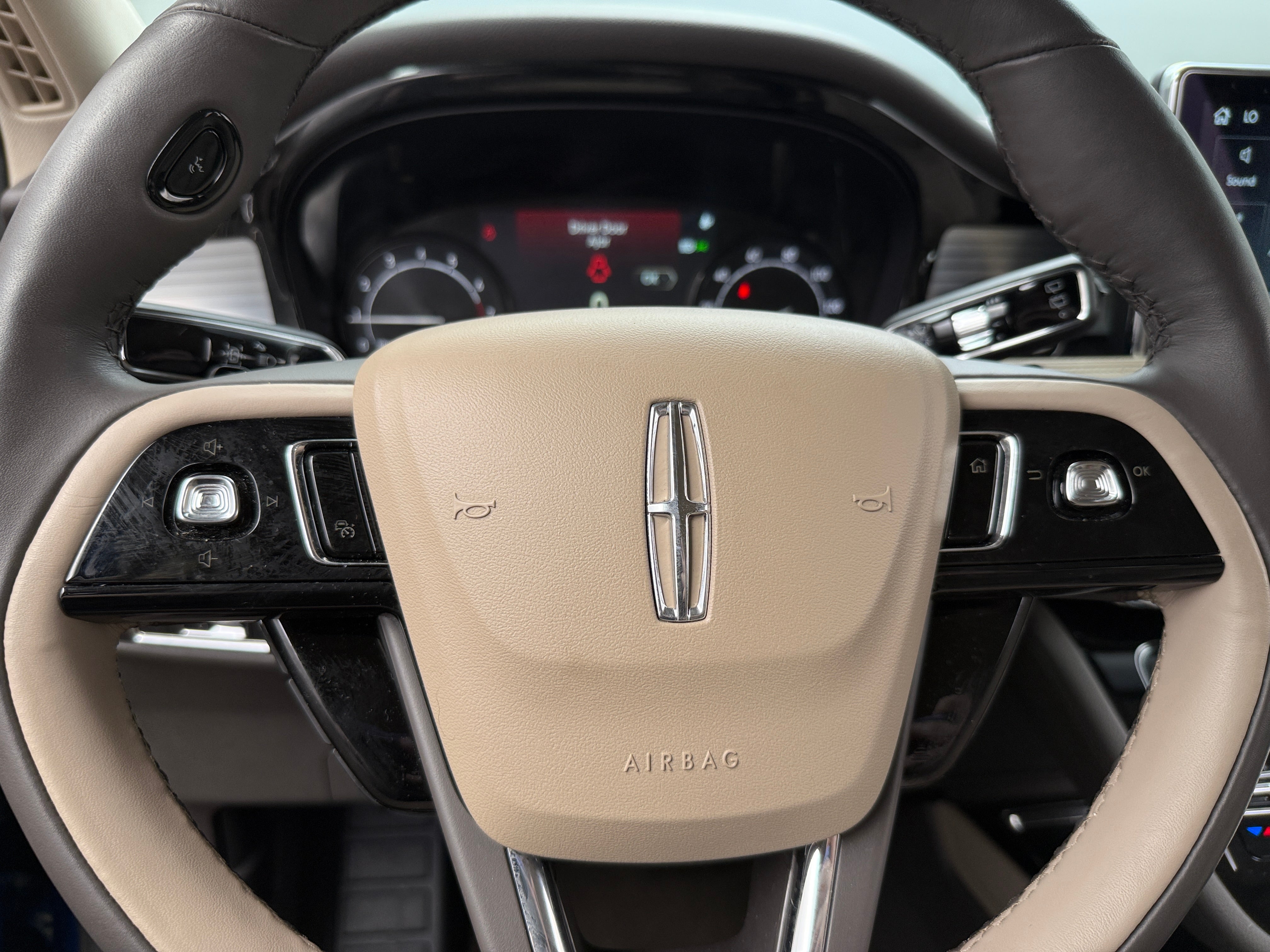 2021 Lincoln Corsair  5