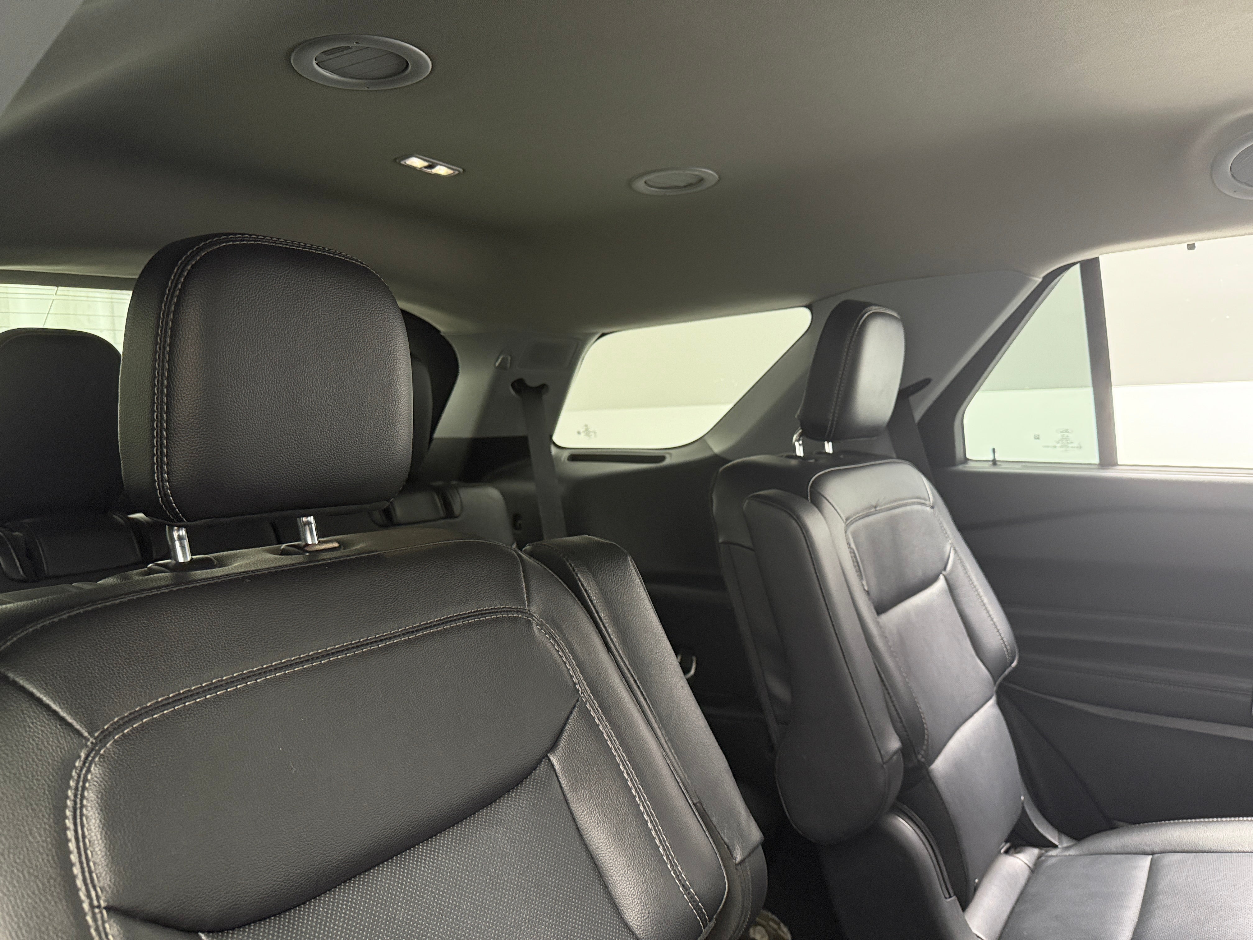 2023 Ford Explorer Limited 5