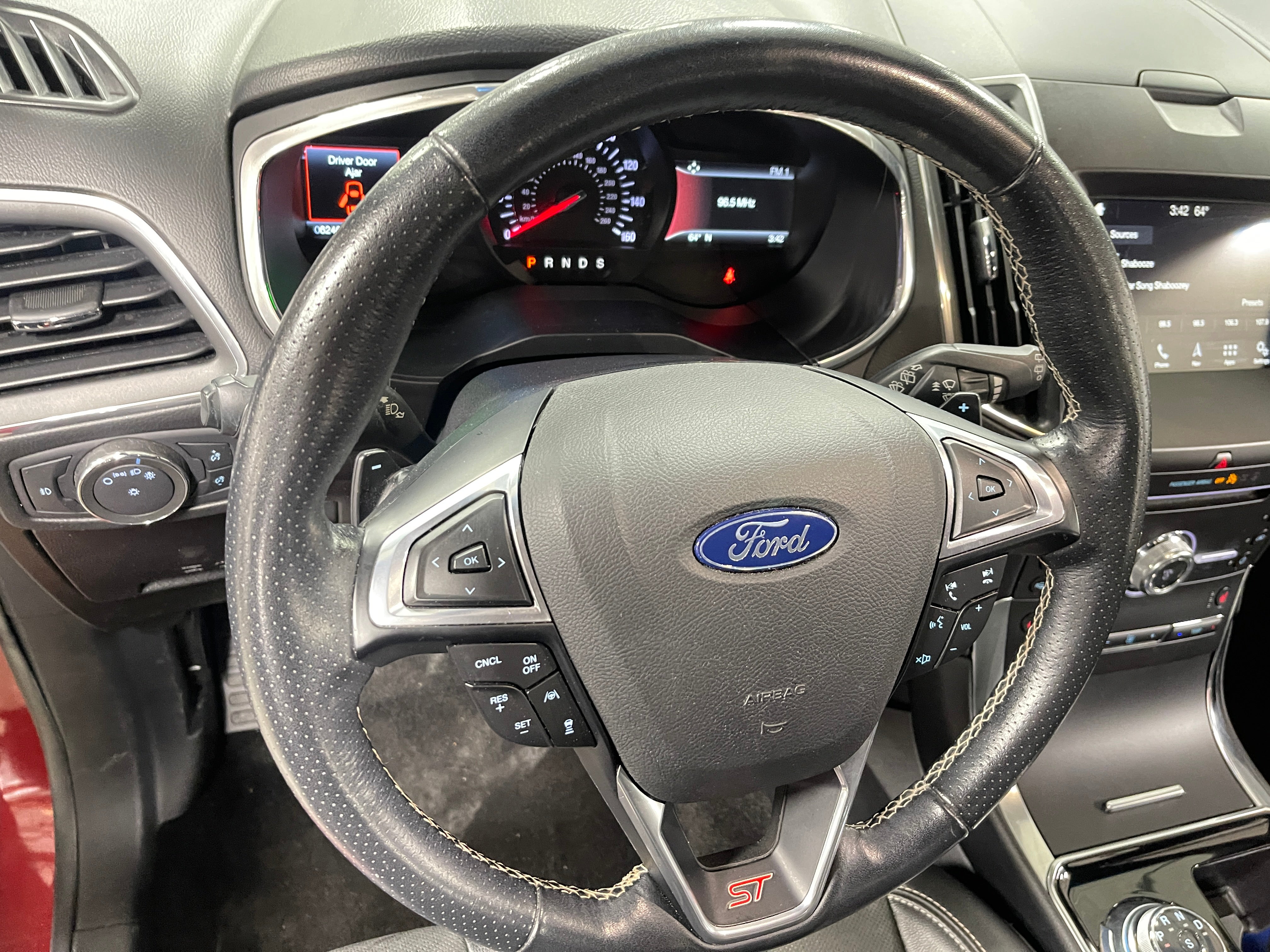 2019 Ford Edge ST 4