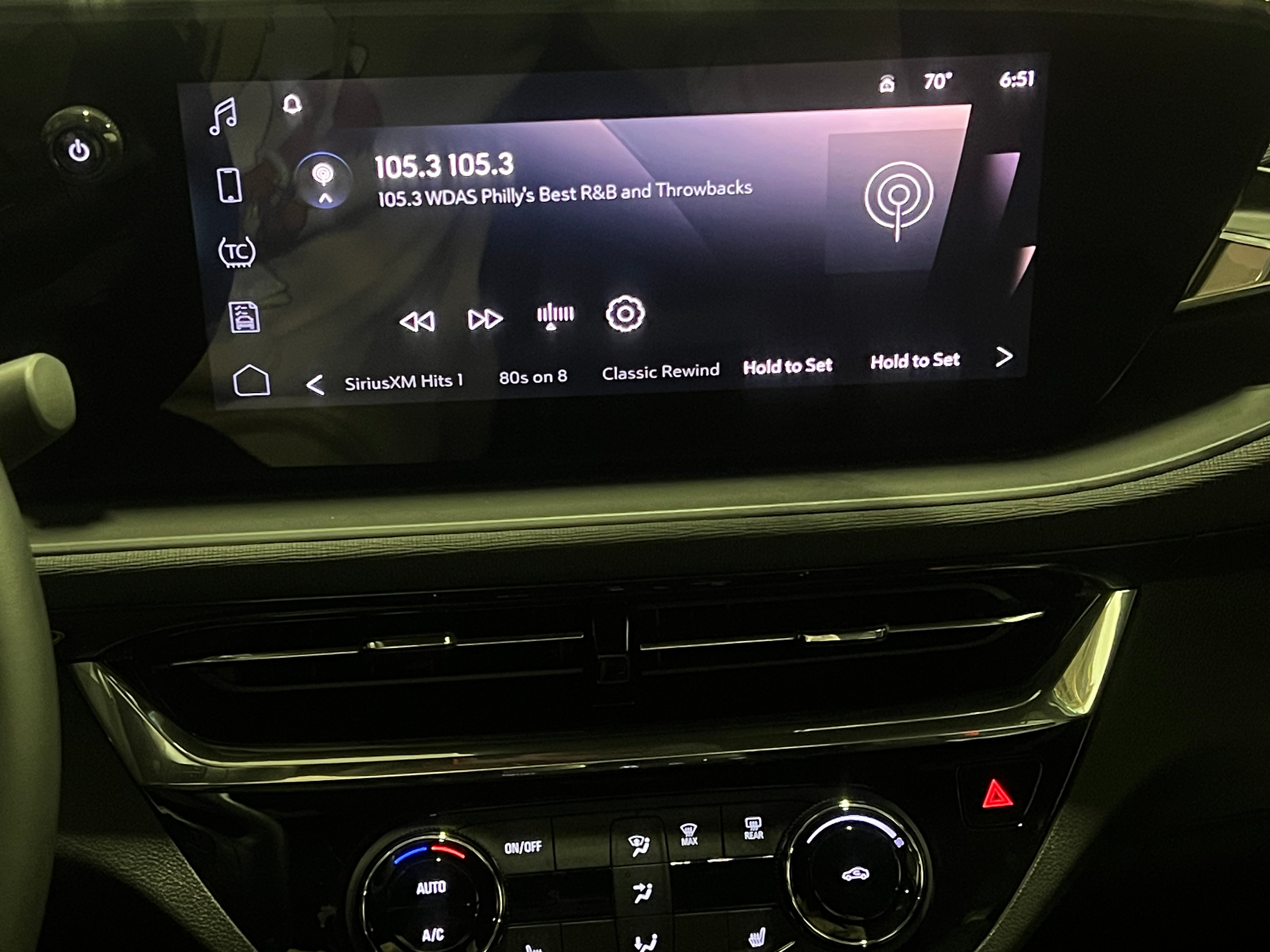 2024 Buick Envista Sport Touring 3