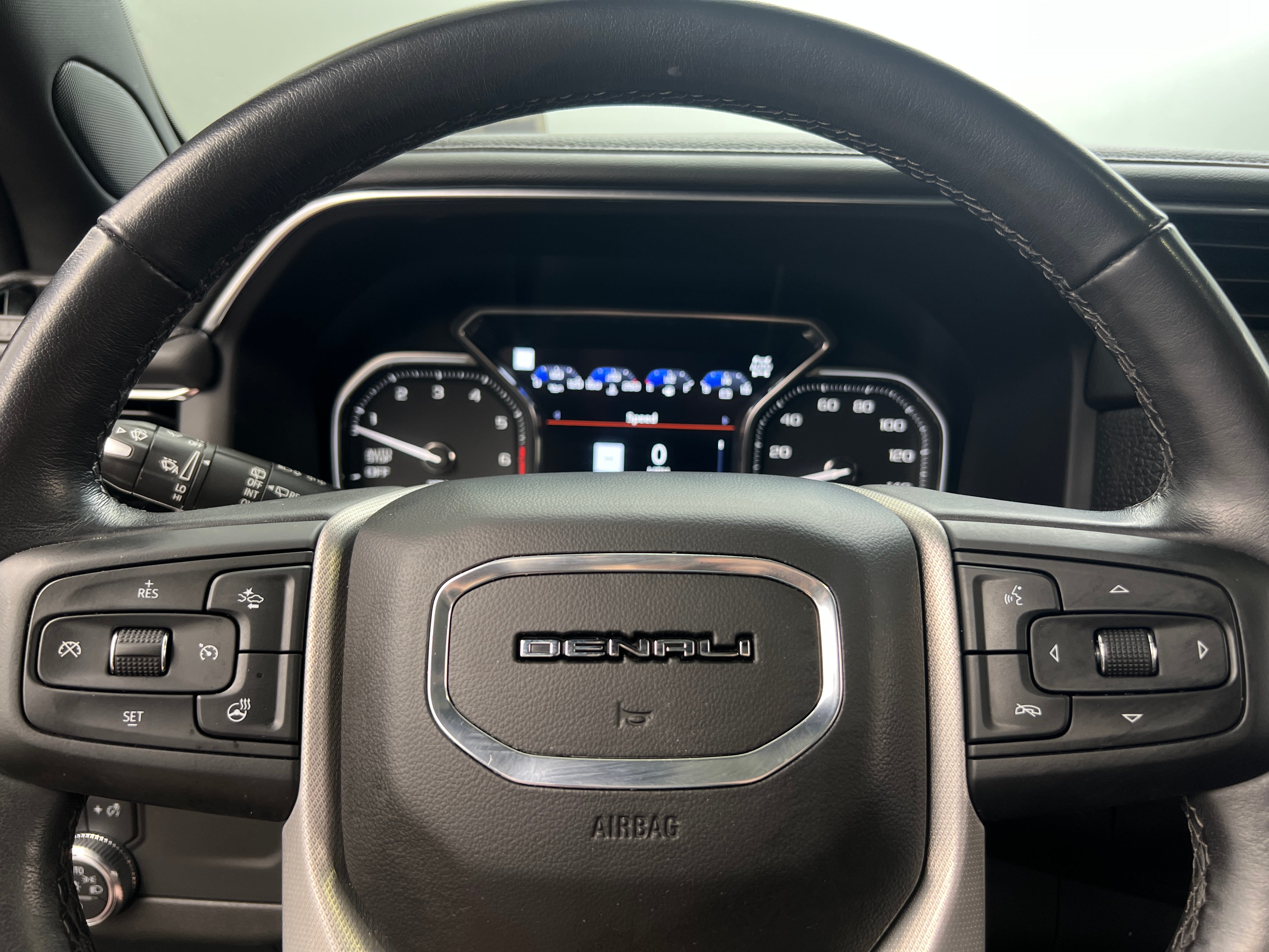 Thumbnail: 2021 GMC Yukon XL - 4