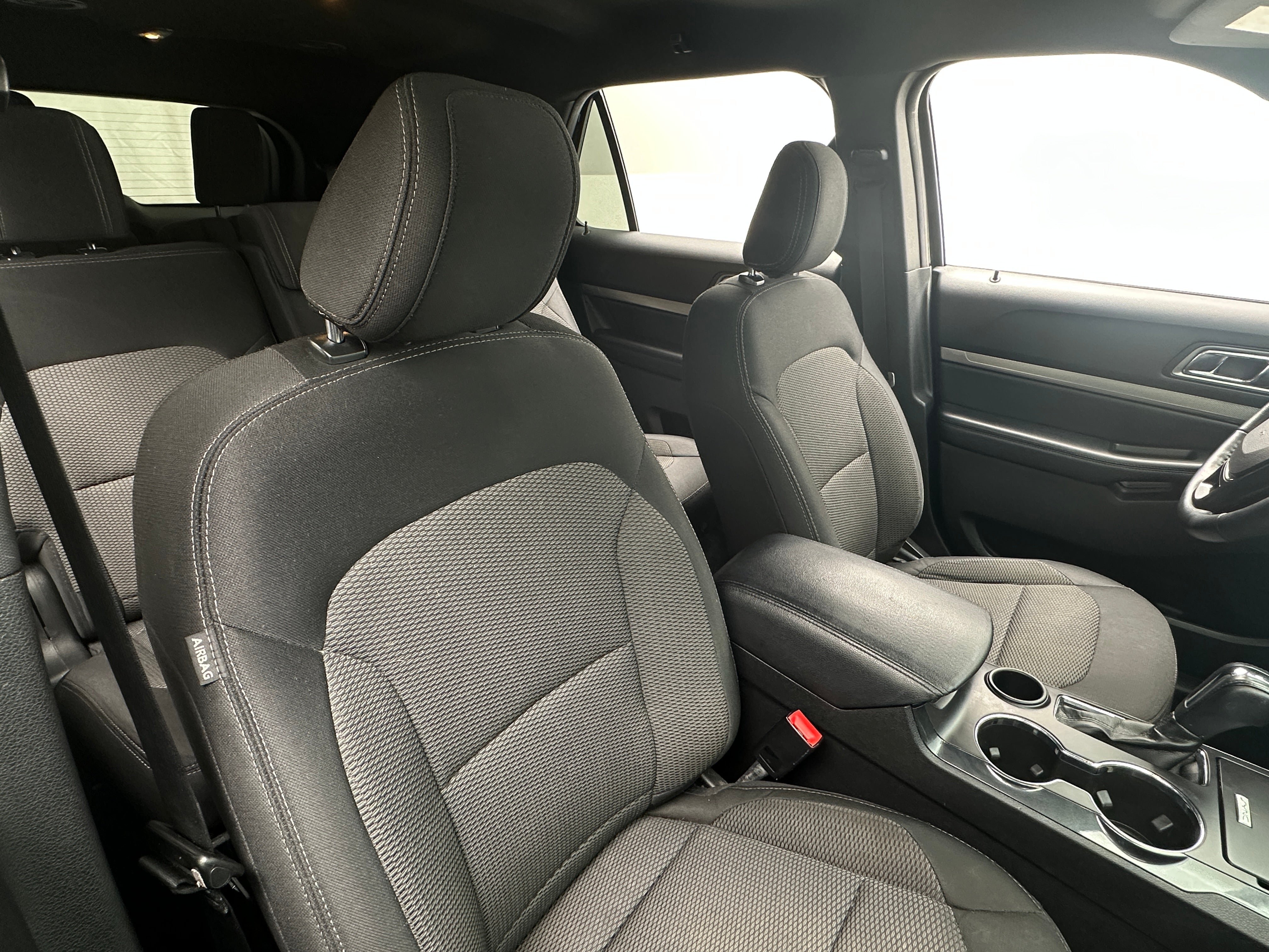 2018 Ford Explorer XLT 2