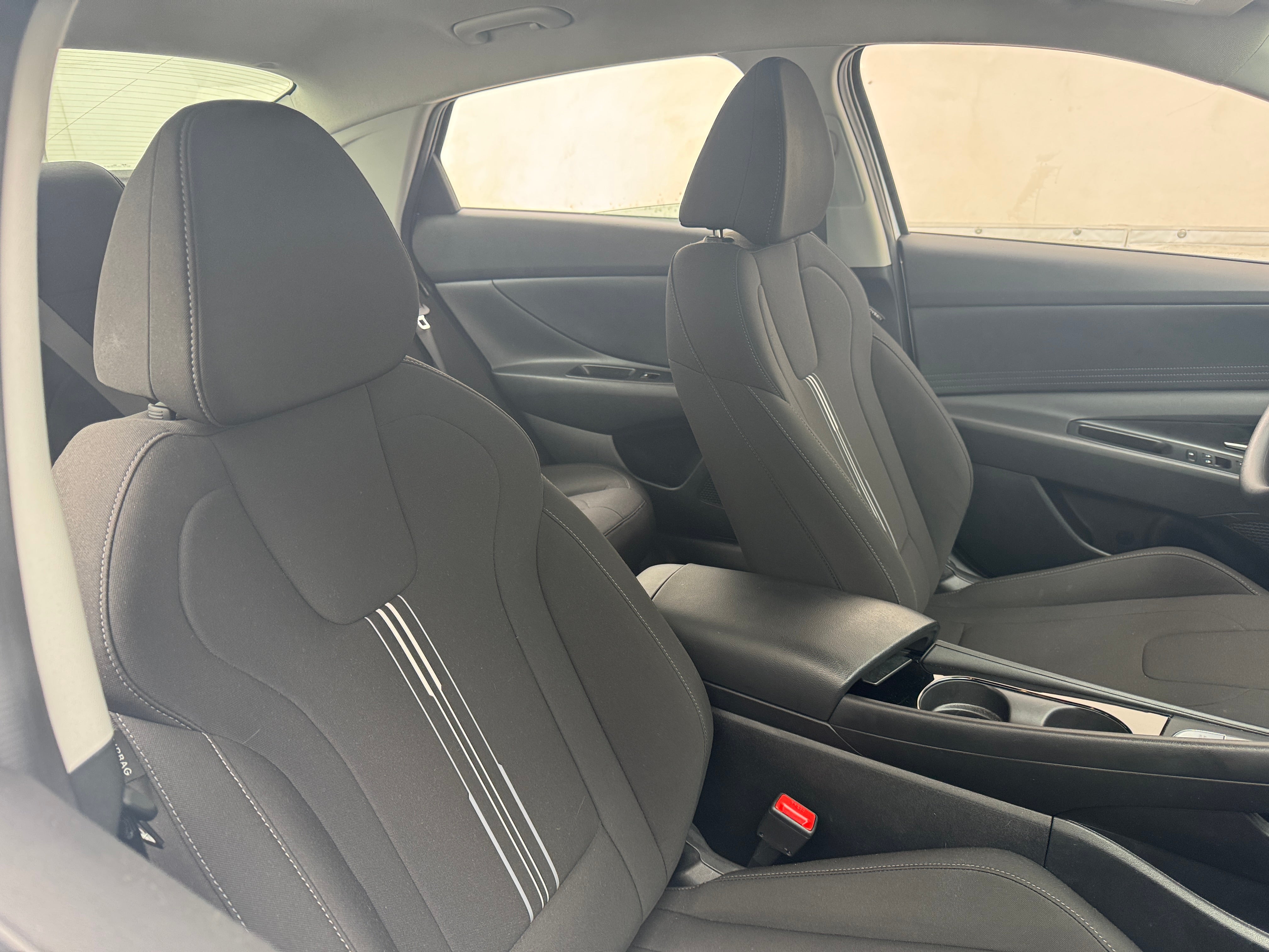 2024 Hyundai Elantra Blue 2