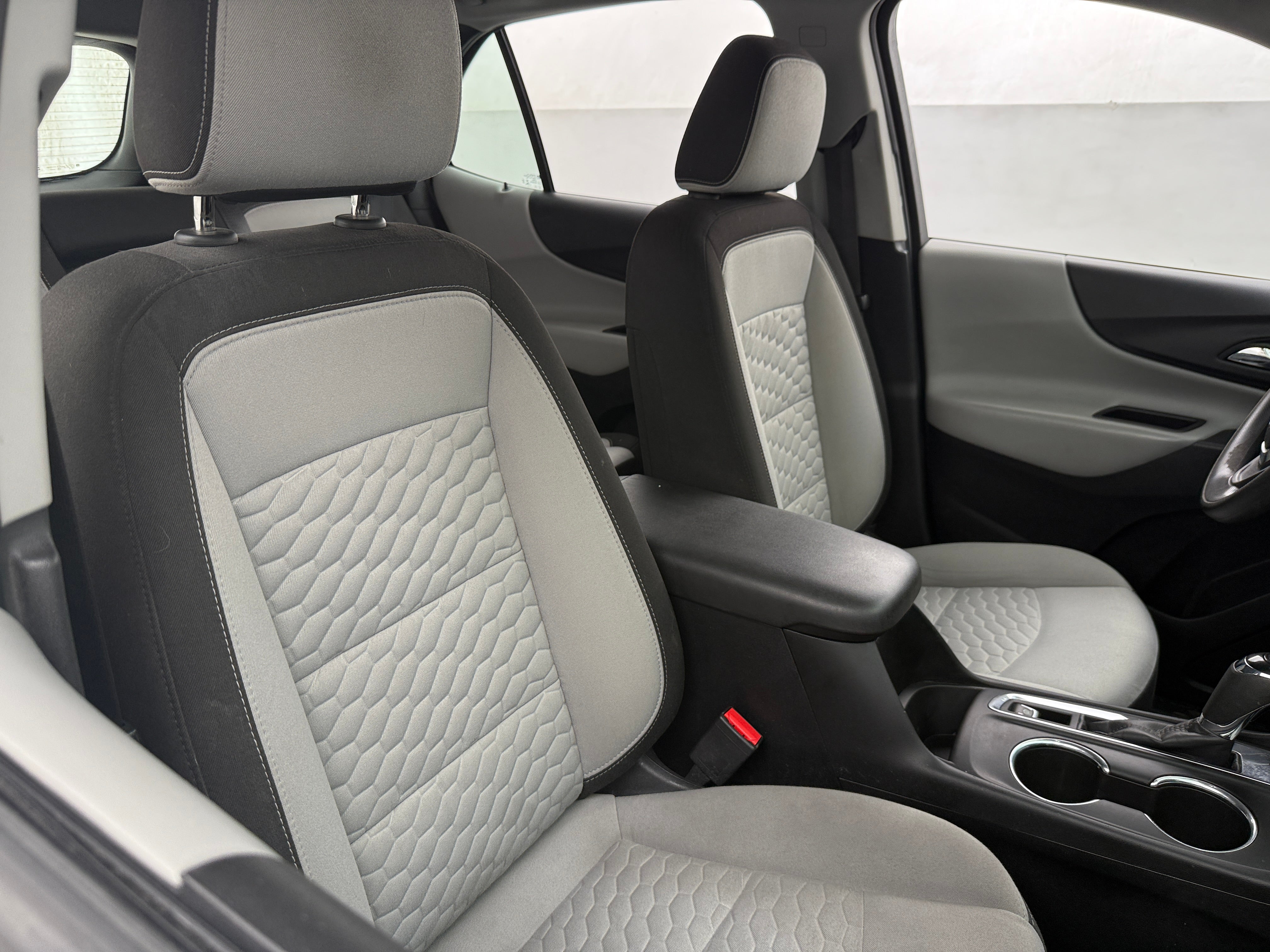 2020 Chevrolet Equinox LS 2