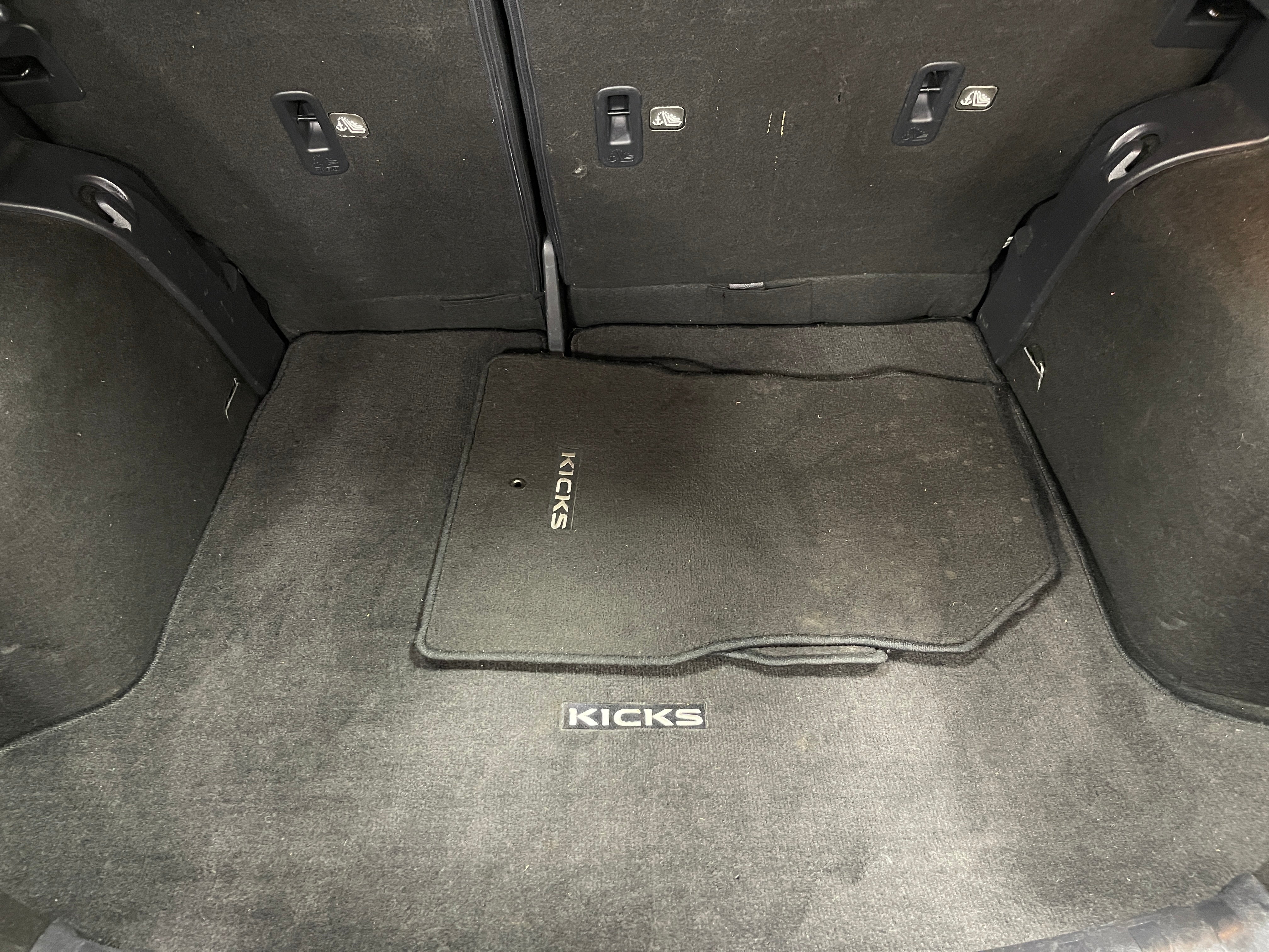 2019 Nissan Kicks SV 7