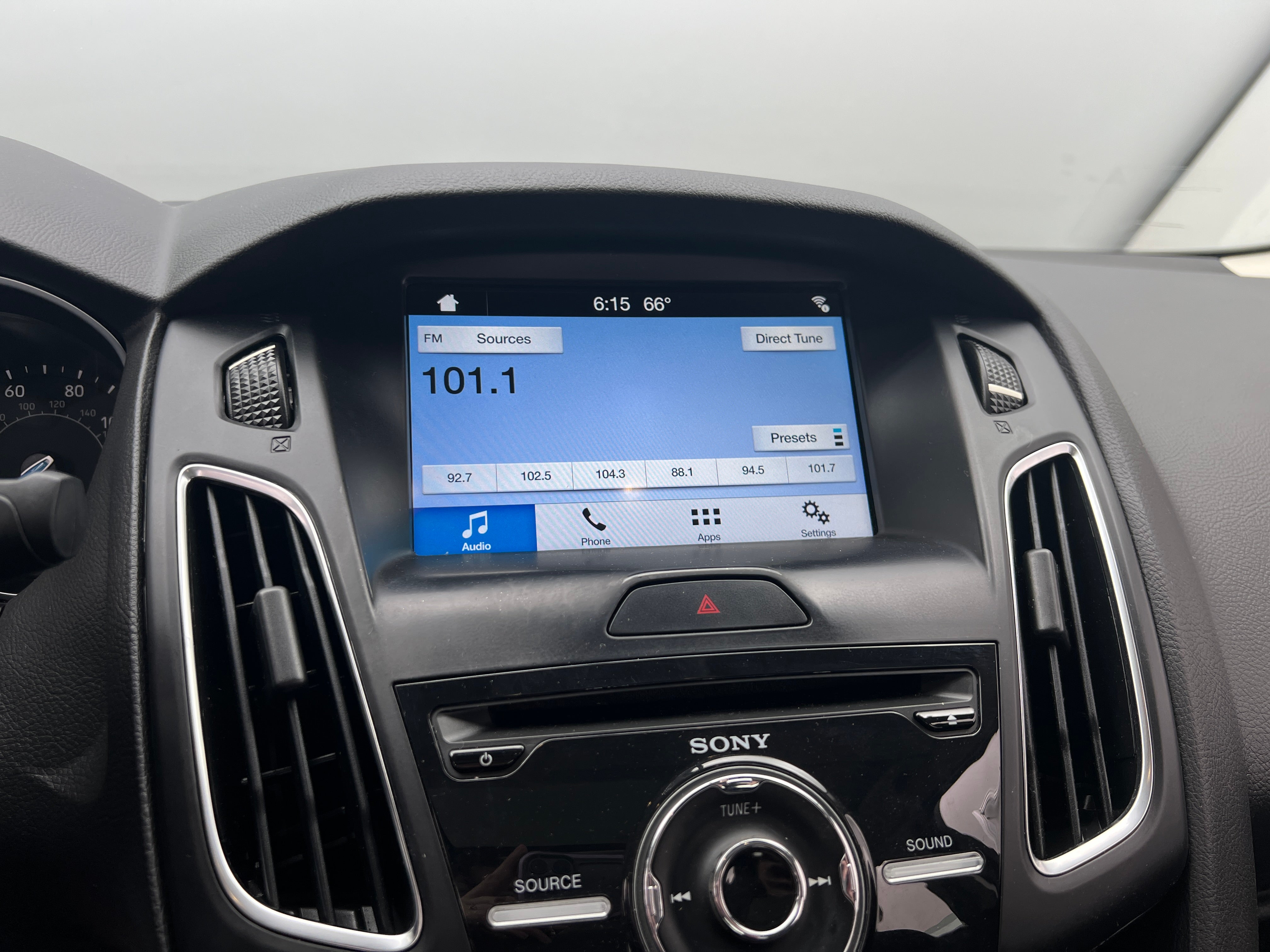 2017 Ford Focus SEL 4