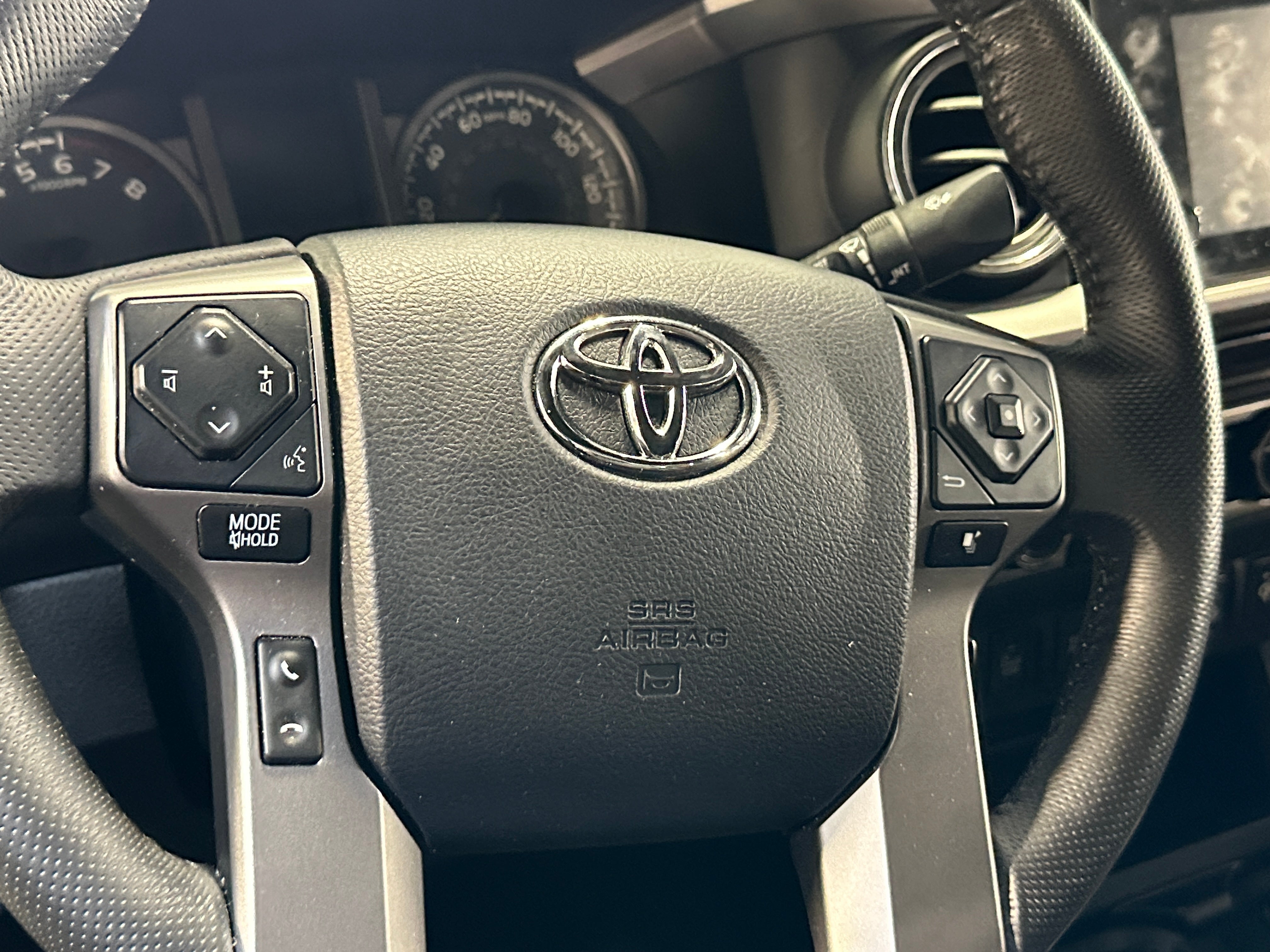 2016 Toyota Tacoma Limited 4